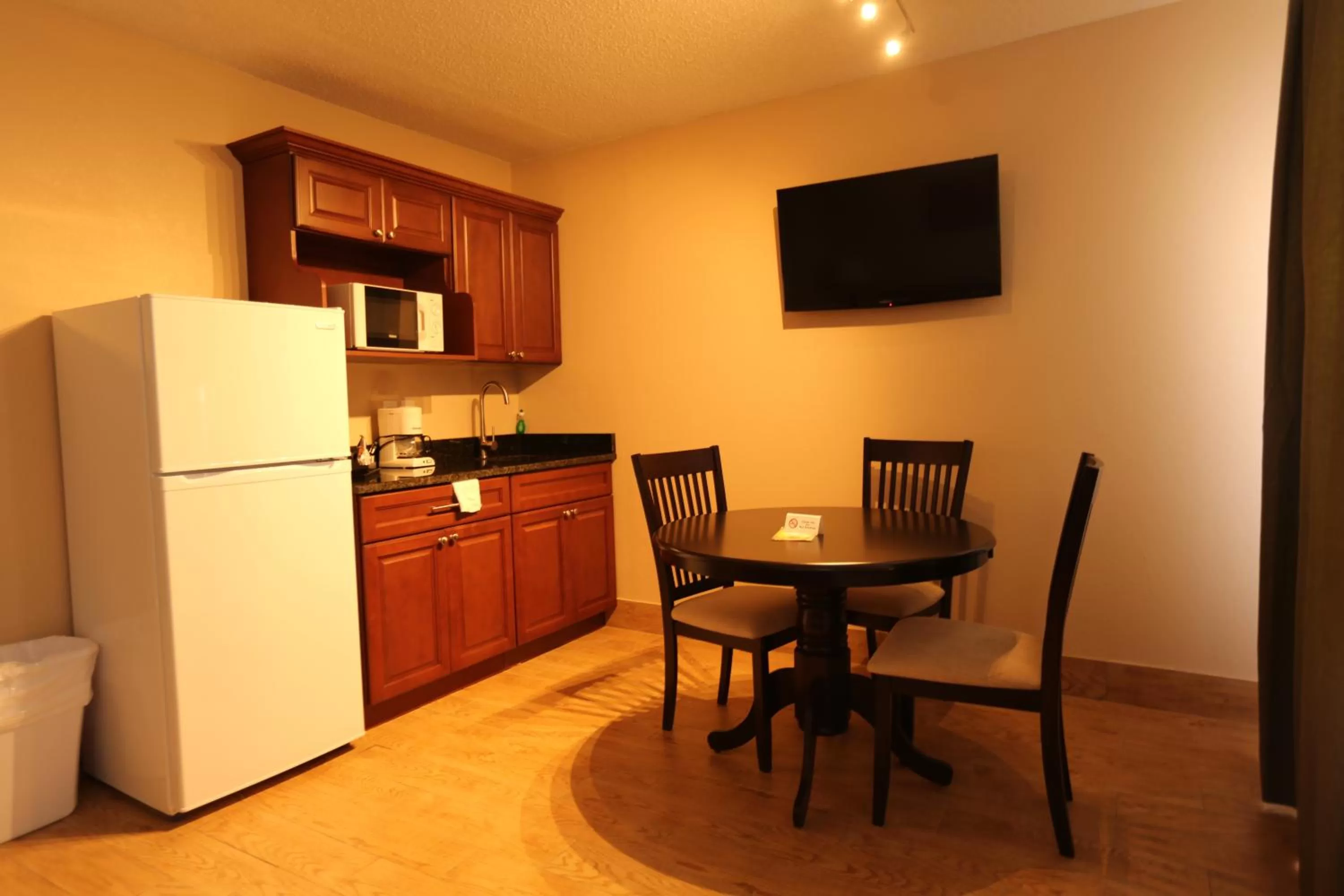 Dining area in Inn on the Gulf
