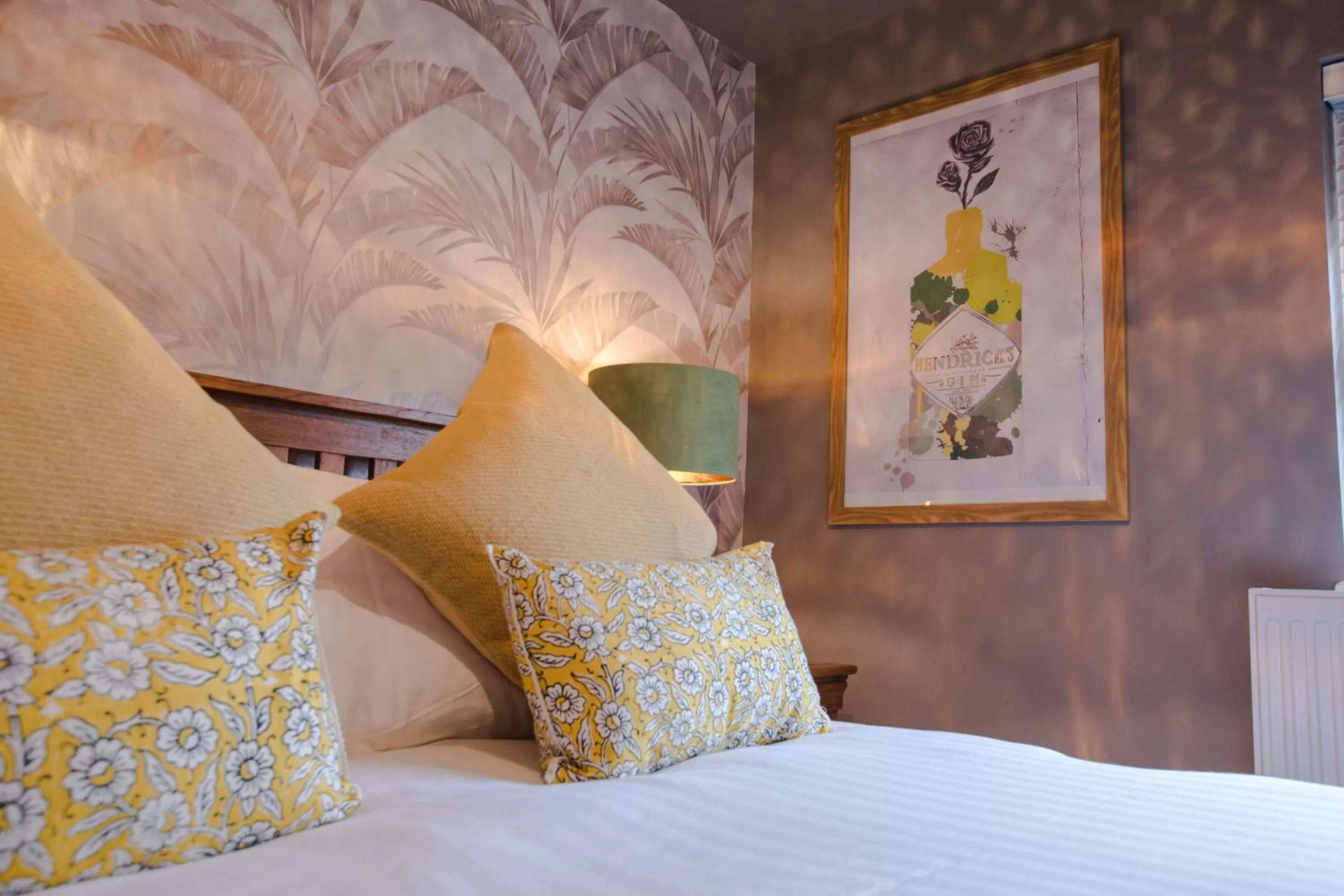 Bed in The Wheatsheaf Pub, Kitchen & Rooms