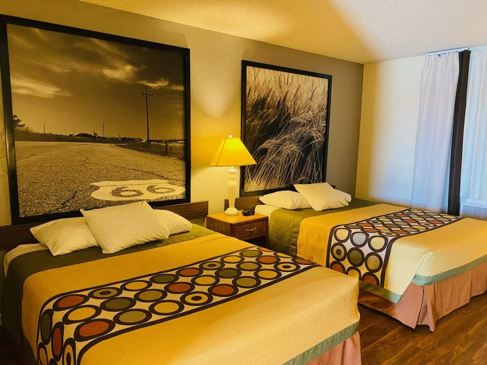 Bedroom, Bed in Super 8 by Wyndham Dodge City