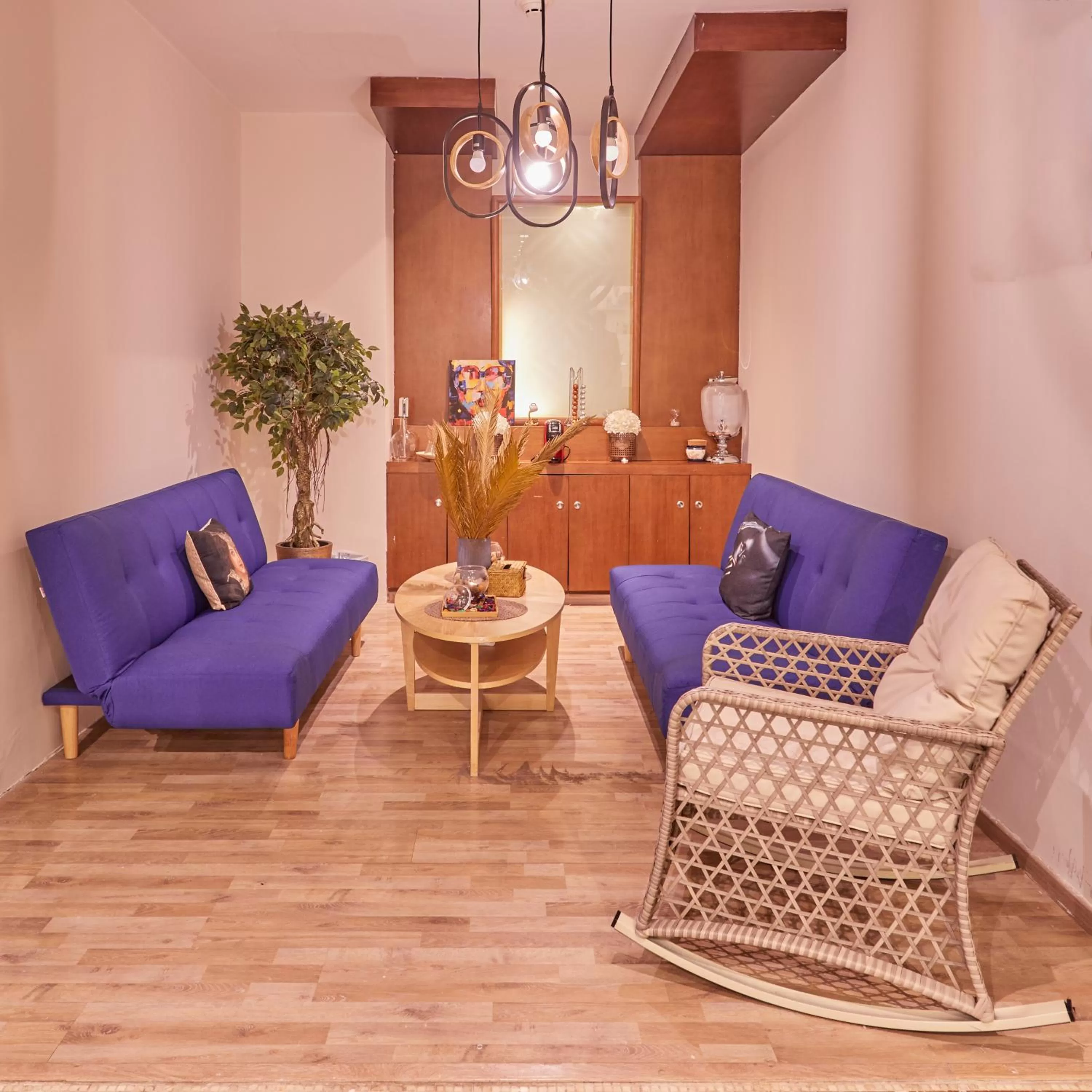 Seating area in Crowne Plaza Riyadh Al Waha by IHG