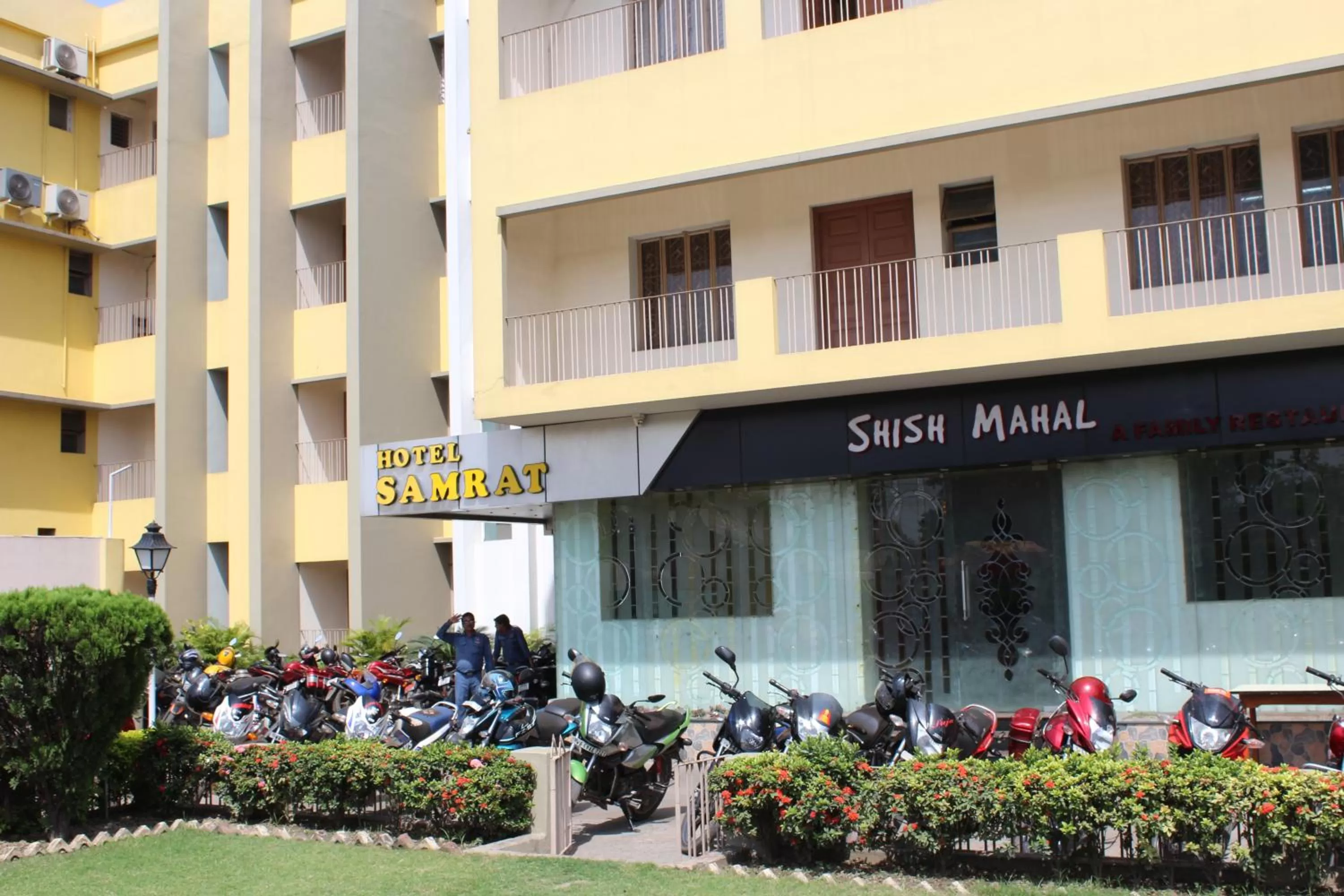 Restaurant/places to eat, Property Building in Hotel Samrat
