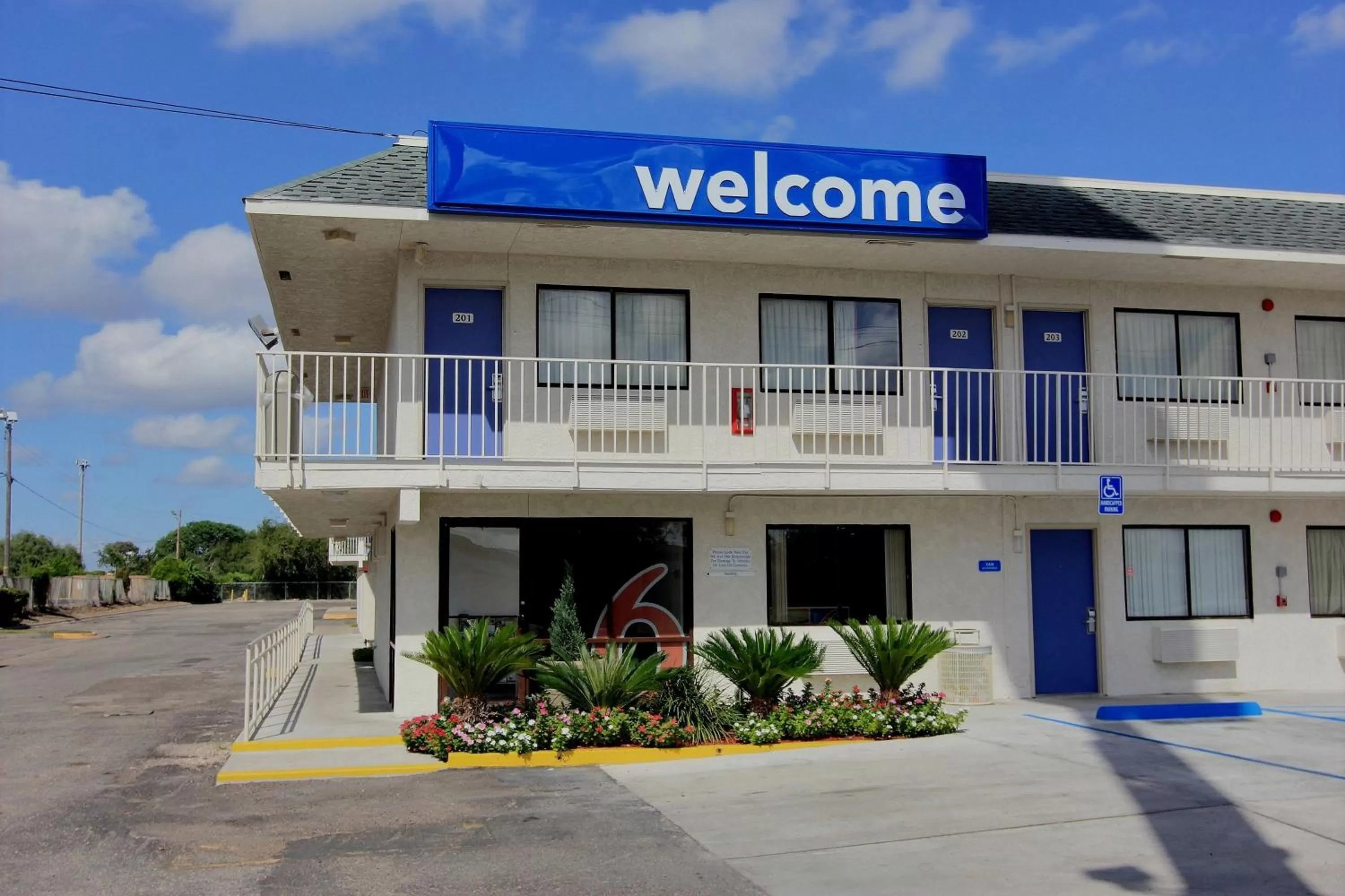 Facade/entrance in Motel 6-Kingsville, TX