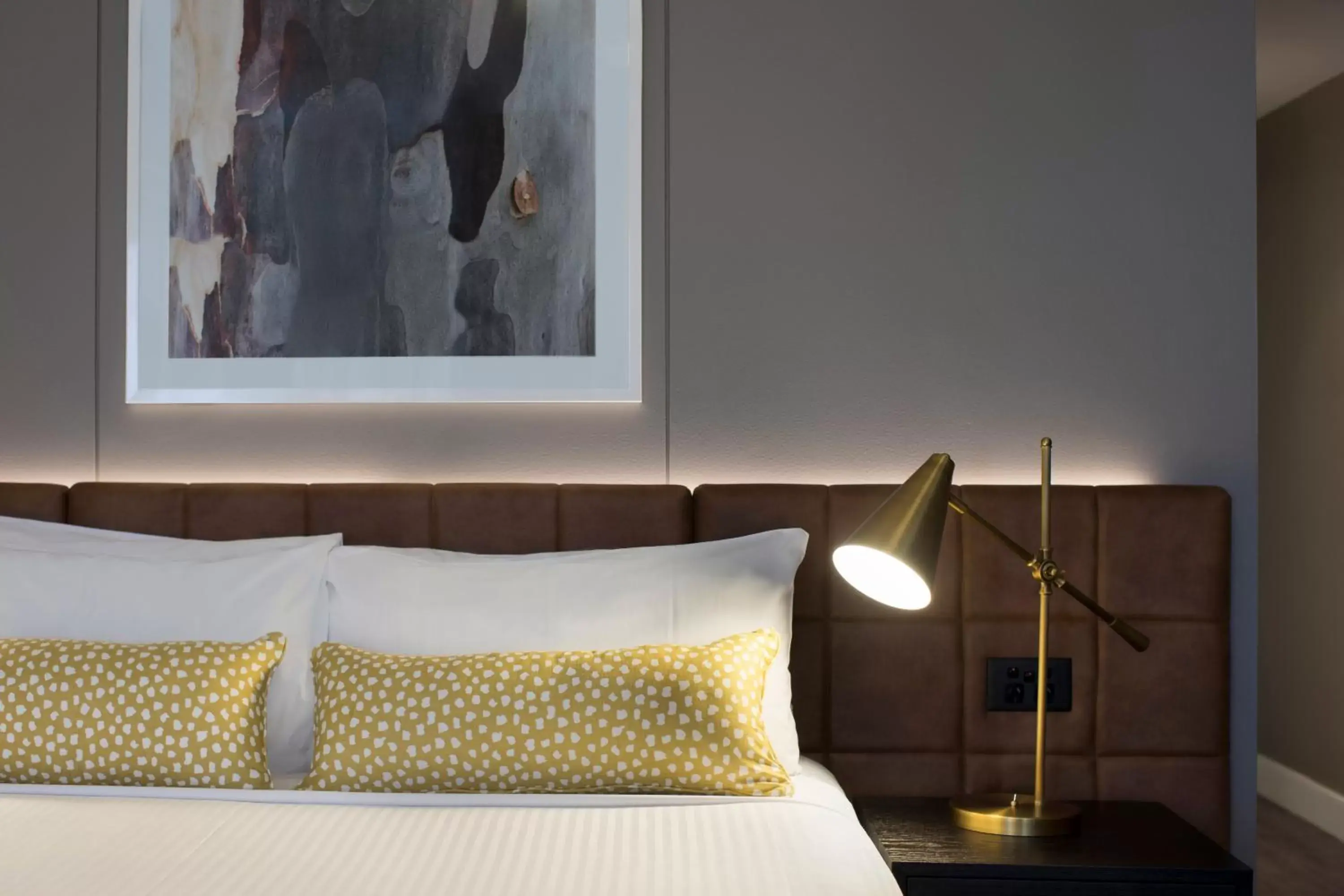 Vibe Queen Room in Vibe Hotel Sydney Vibe Queen Room in Vibe Hotel Sydney