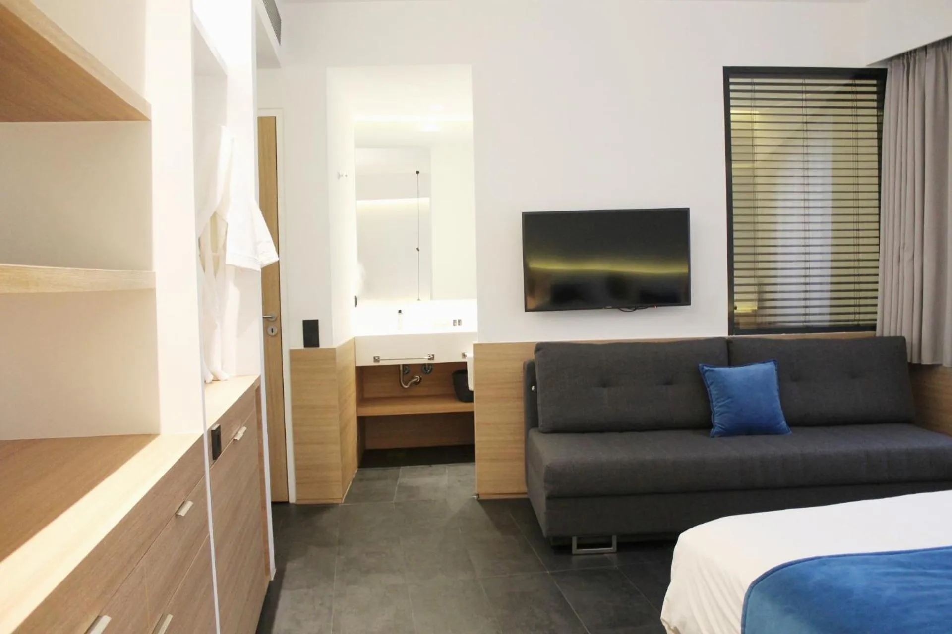 Photo of the whole room, Bed in Athens Lodge by Athens Prime Hotels