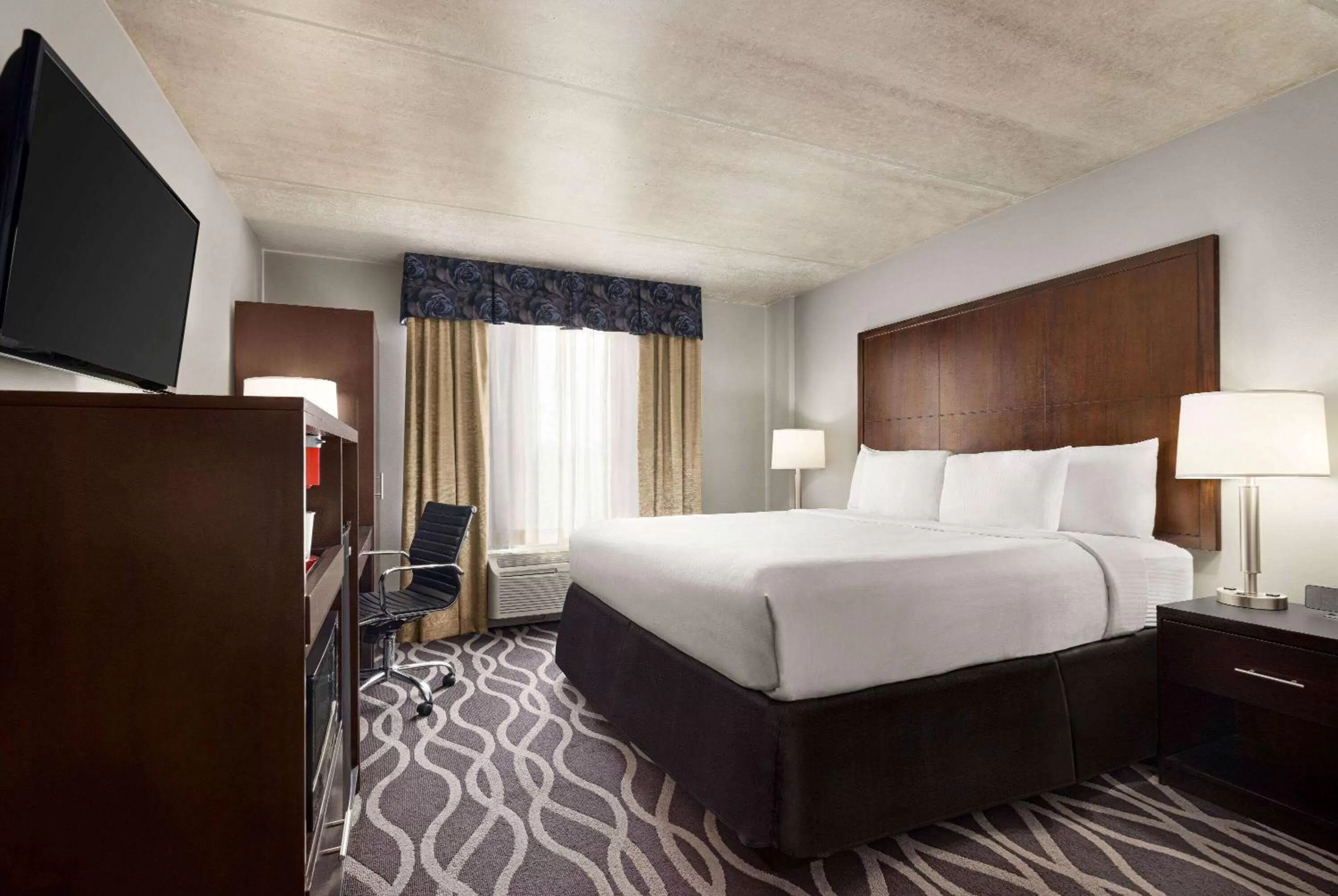 Photo of the whole room, Bed in IBAN Hotel, Trademark Collection by Wyndham