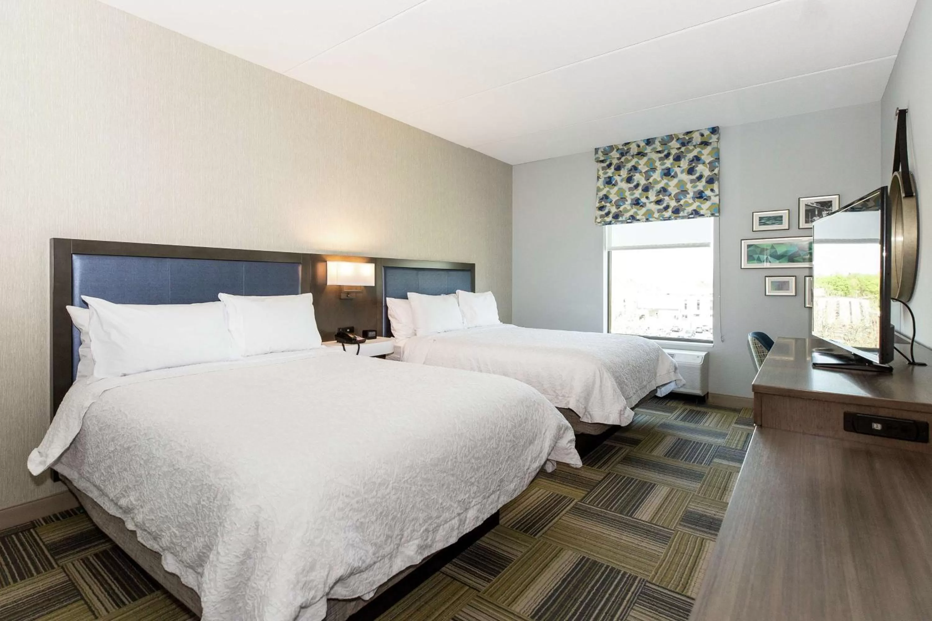 Bedroom, Bed in Hampton Inn & Suites Syracuse North Airport Area