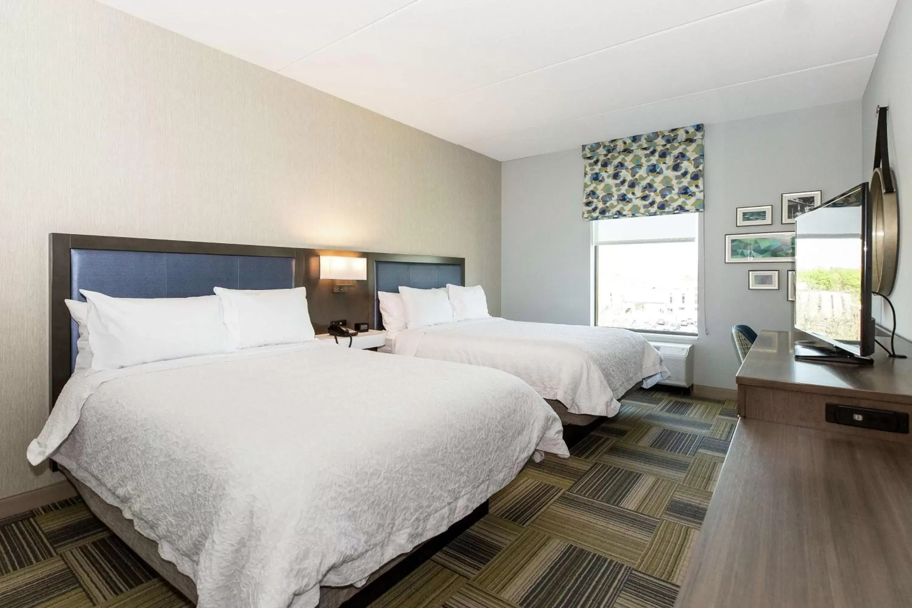 Queen Room with Two Queen Beds - Hearing Access/Non-Smoking in Hampton Inn & Suites Syracuse North Airport Area Queen Room with Two Queen Beds - Hearing Access/Non-Smoking in Hampton Inn & Suites Syracuse North Airport Area