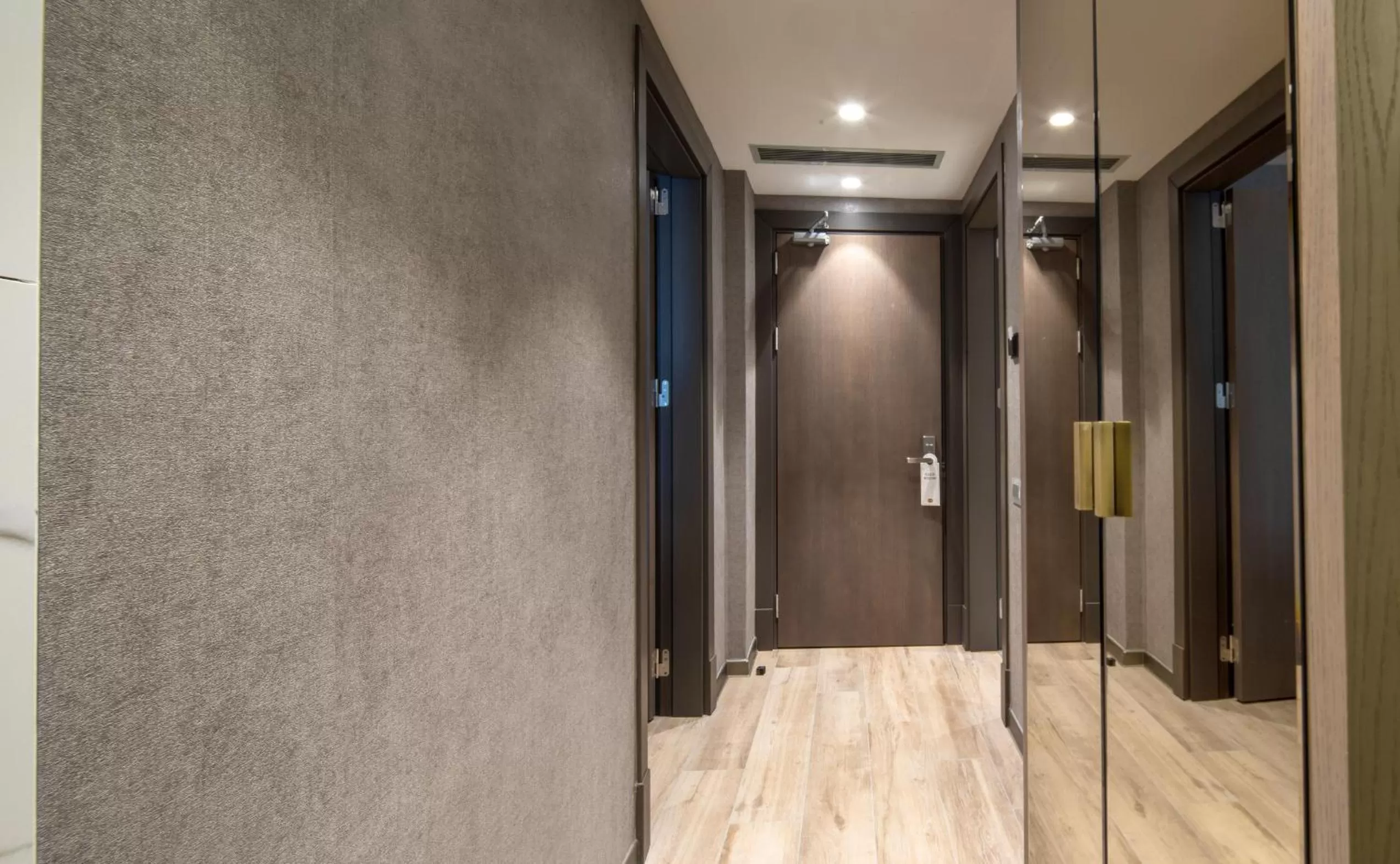 Facade/entrance in Mula Hotel