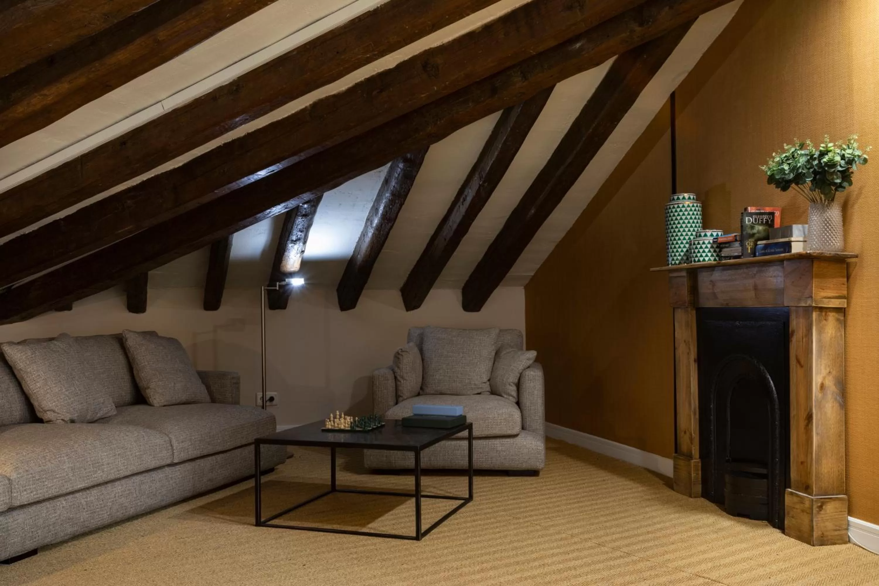 Seating area in Petit Palace Preciados