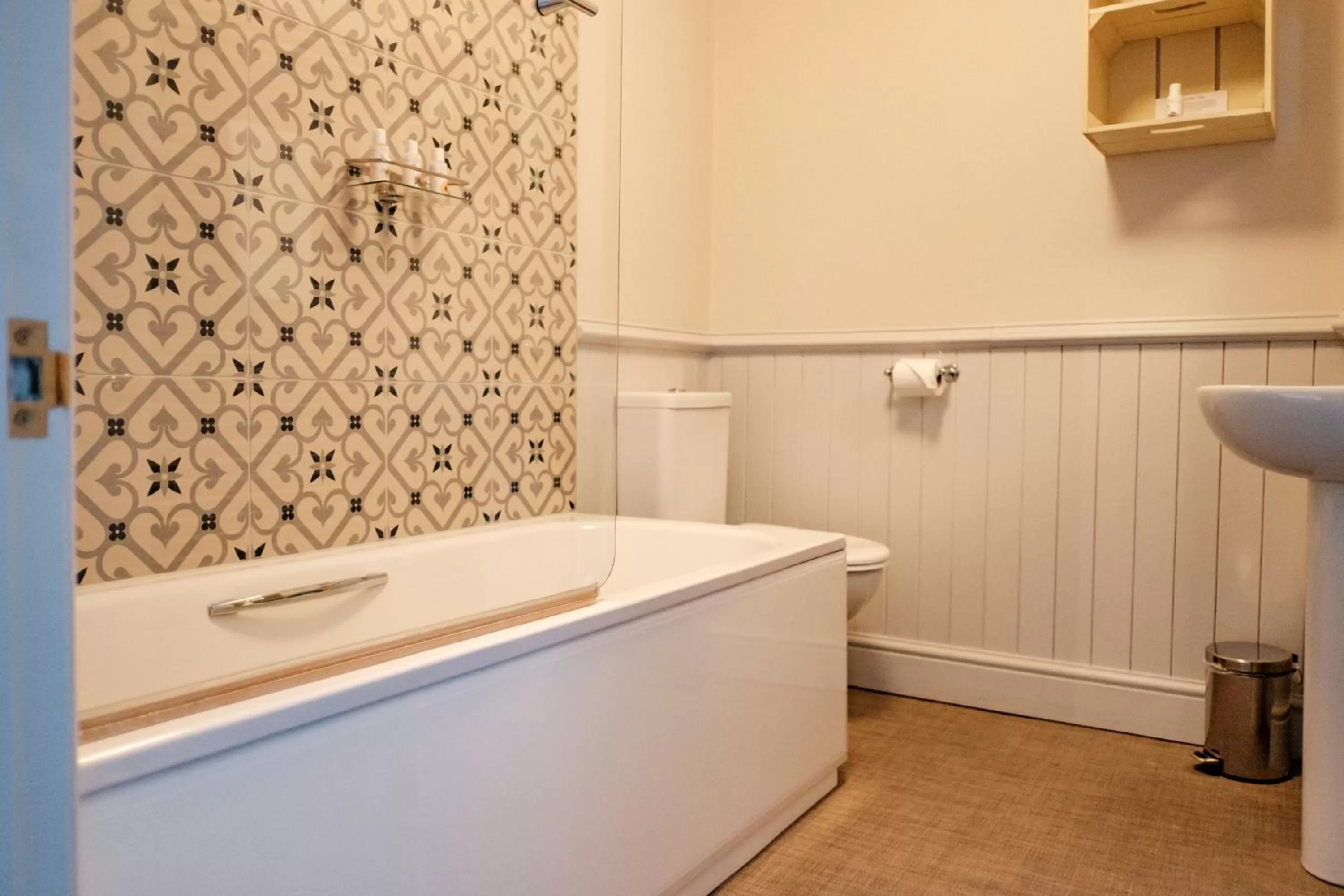 Bathroom in The Bull Hotel