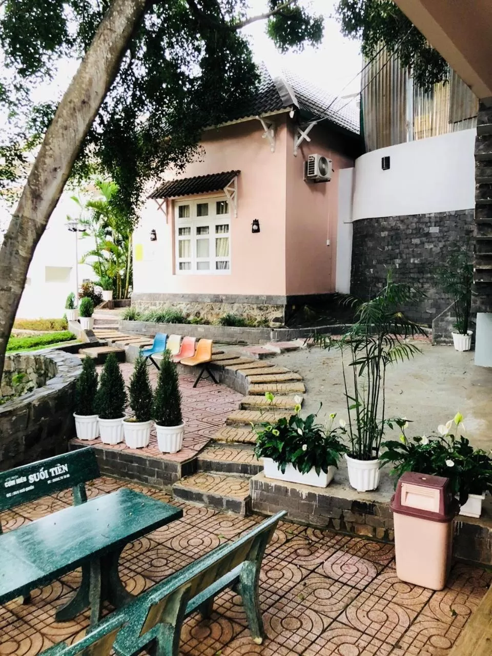 Property Building in Khách sạn Hương Mê