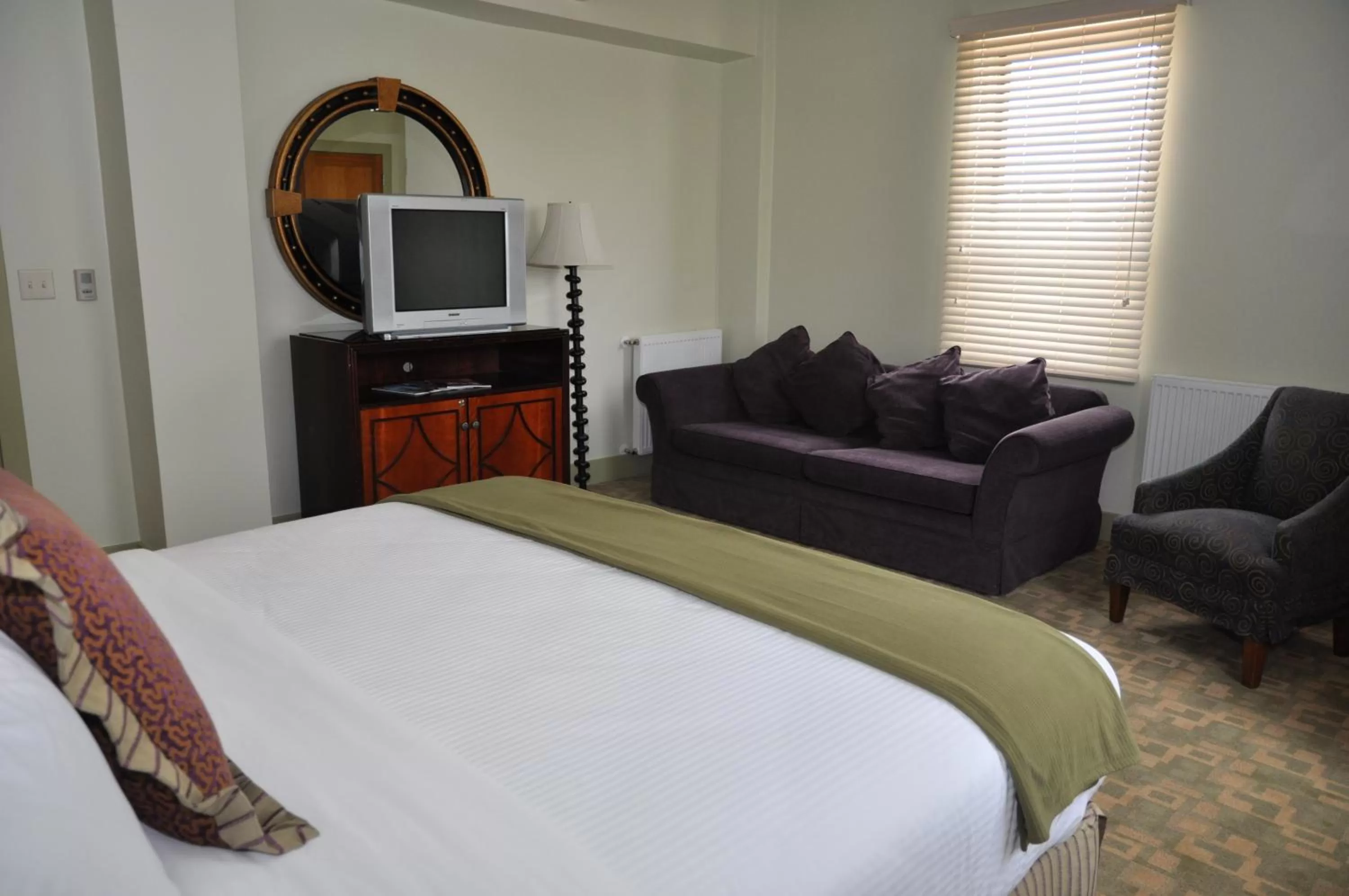 Bed in The Murray Hotel