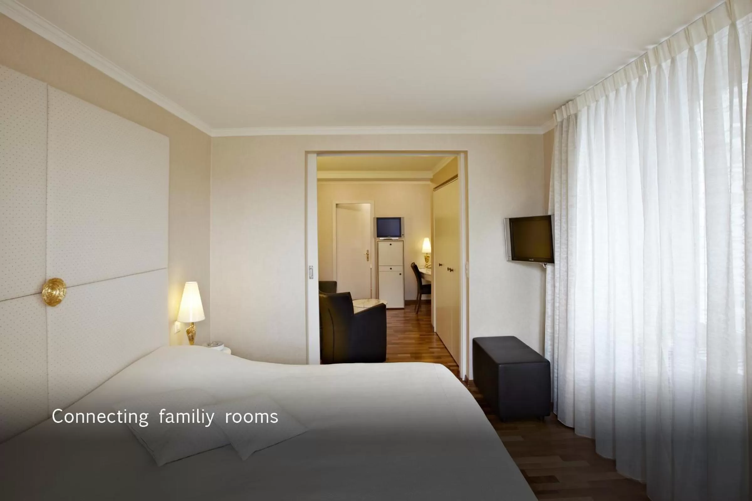 Photo of the whole room, Bed in Hotel des Balances