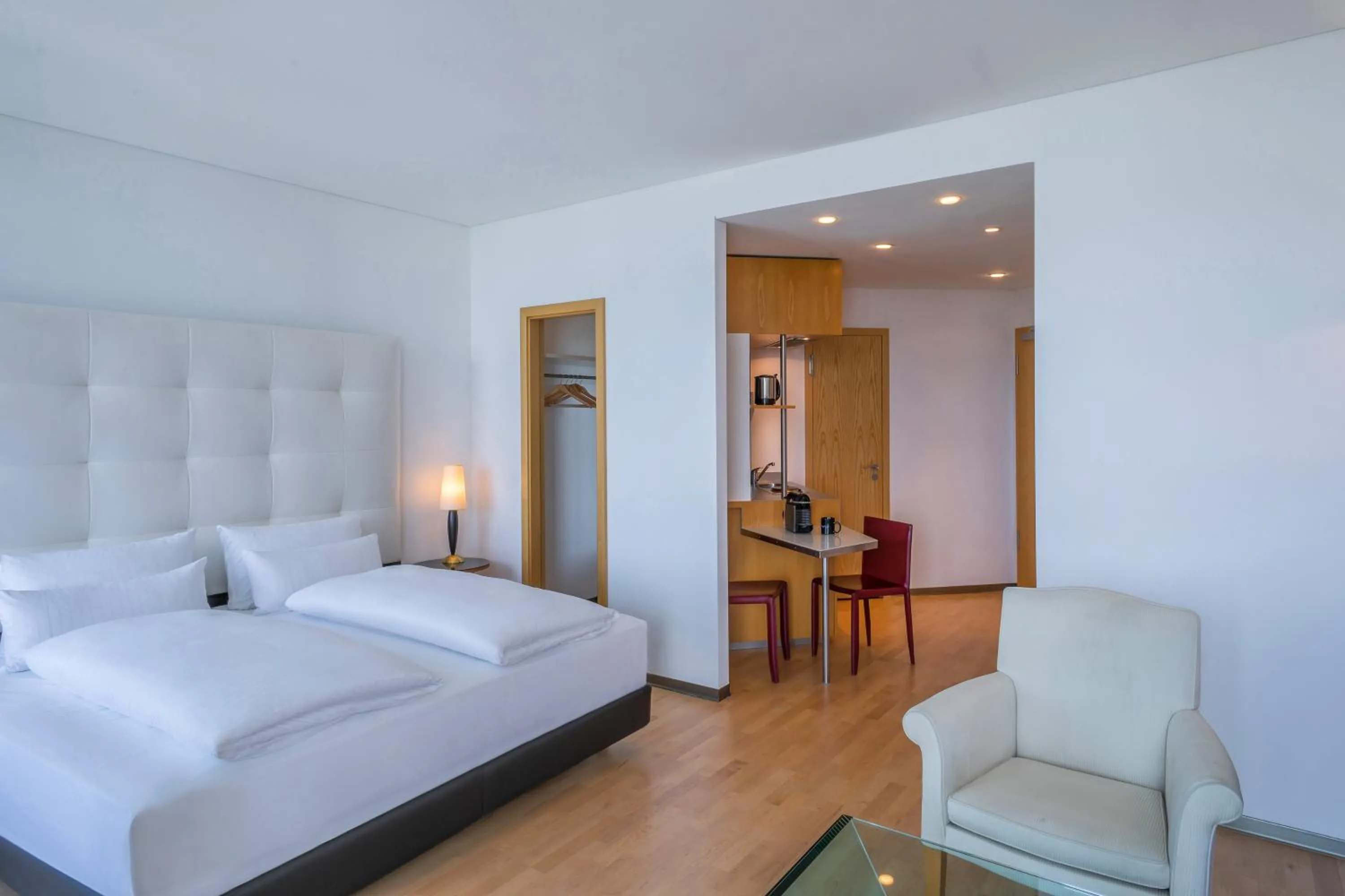 Bedroom, Bed in INNSiDE by Meliá Frankfurt Eurotheum