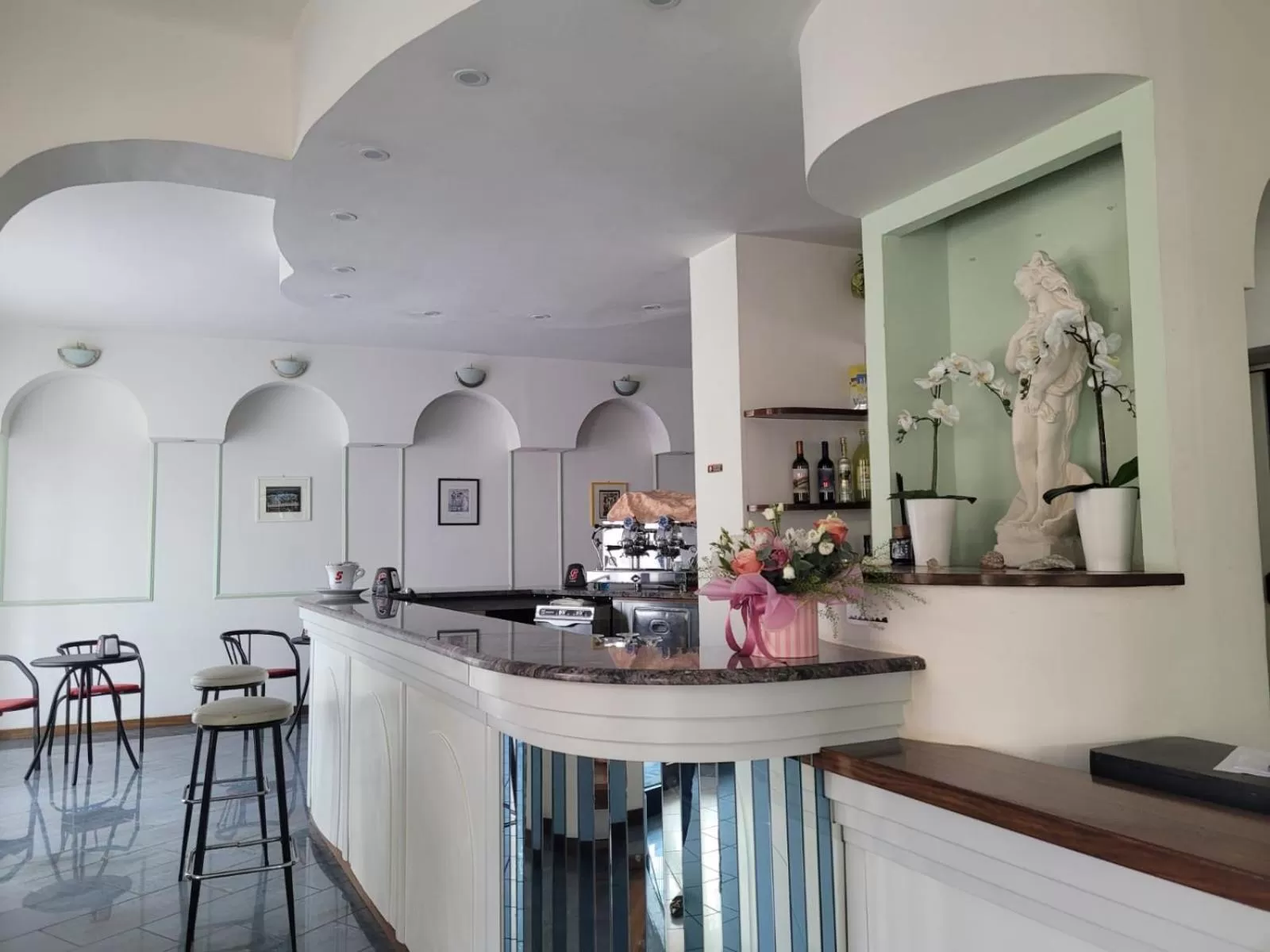 Lounge or bar in HOTEL VILLA ELISA