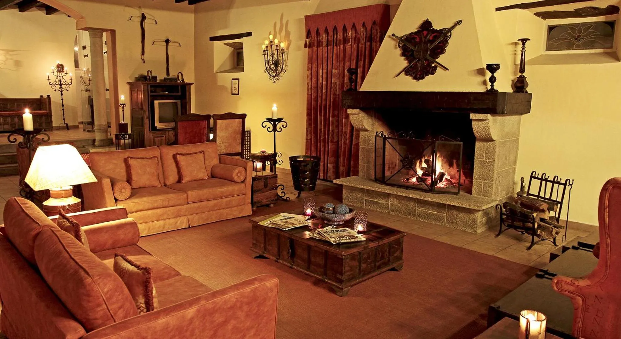 Communal lounge/ TV room in Hotel Real d Obidos