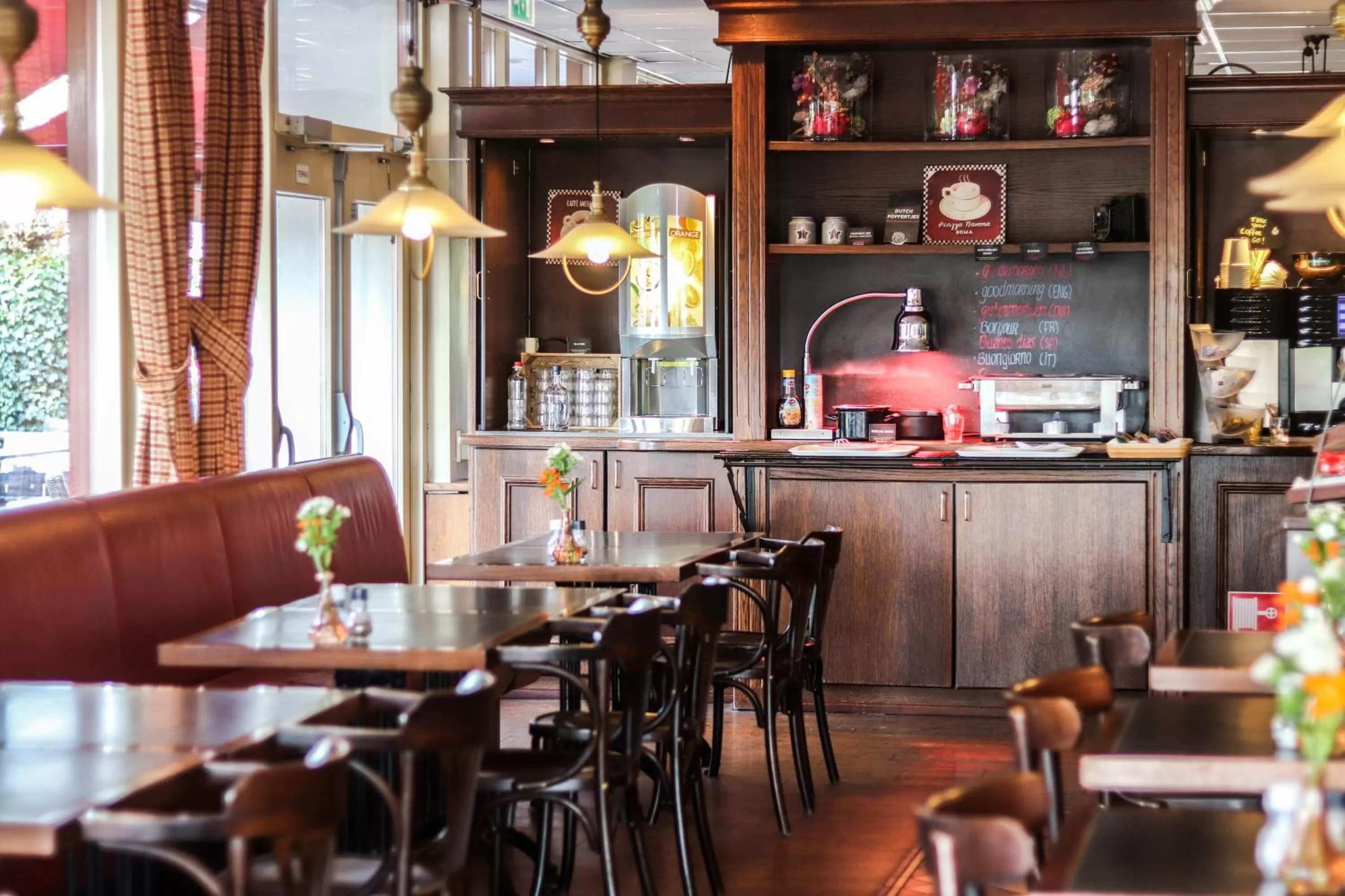 Restaurant/places to eat in ibis Tilburg