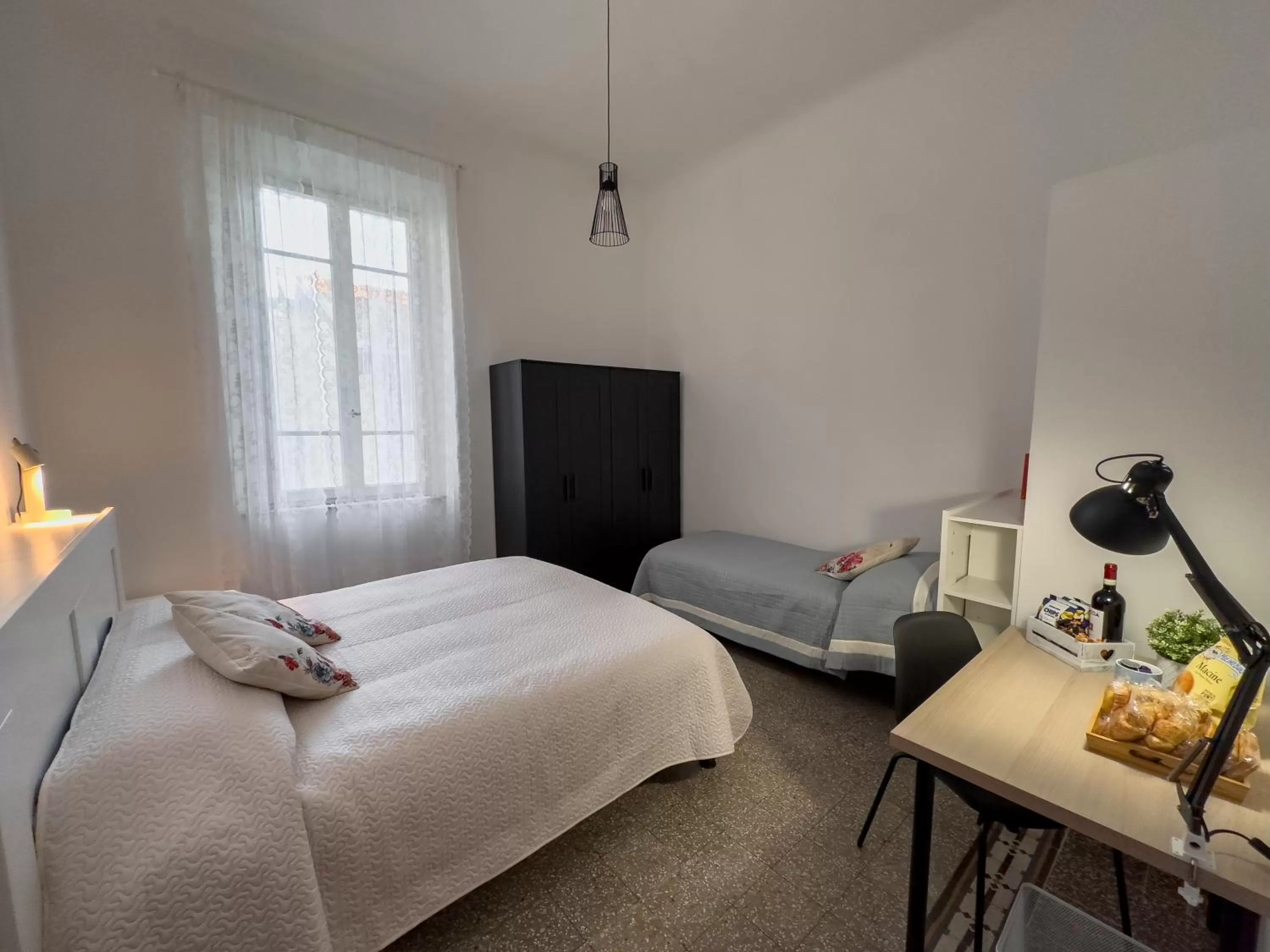 Photo of the whole room, Bed in La Casa di Eli