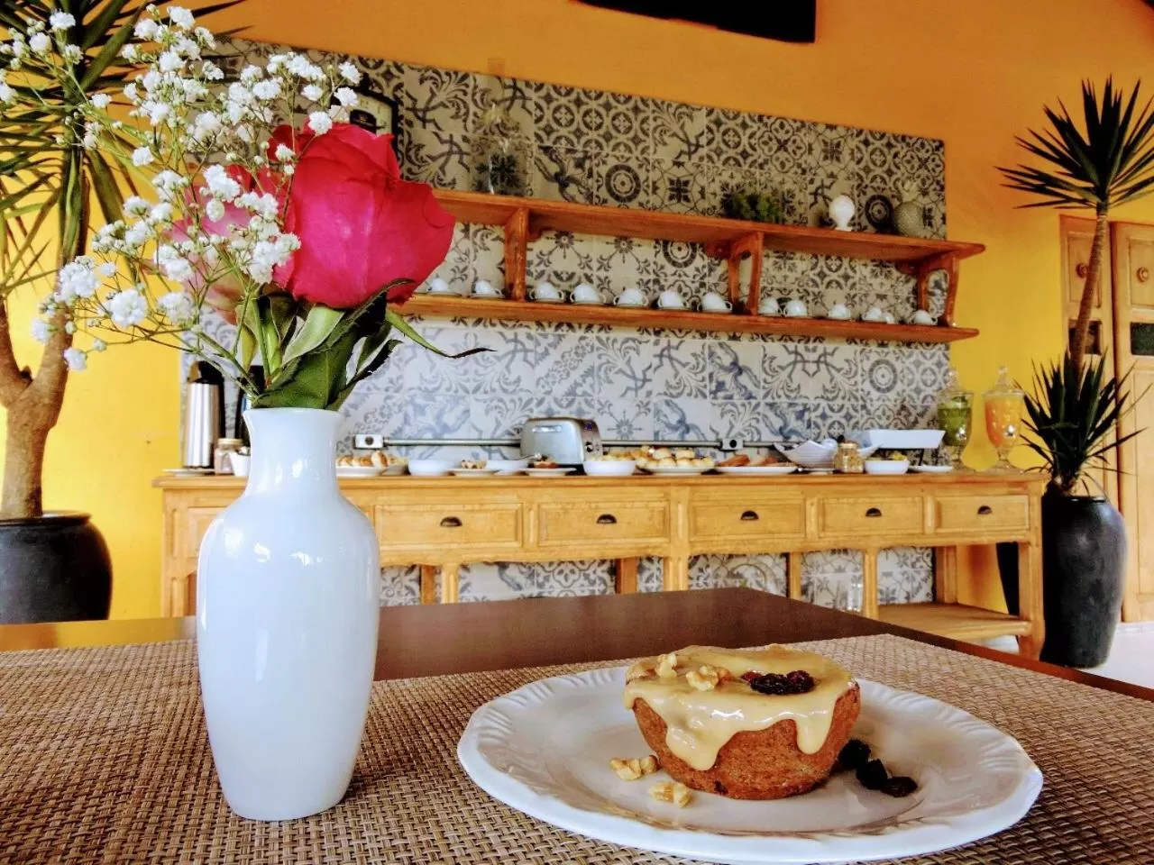 Buffet breakfast in Pousada Santa Thereza