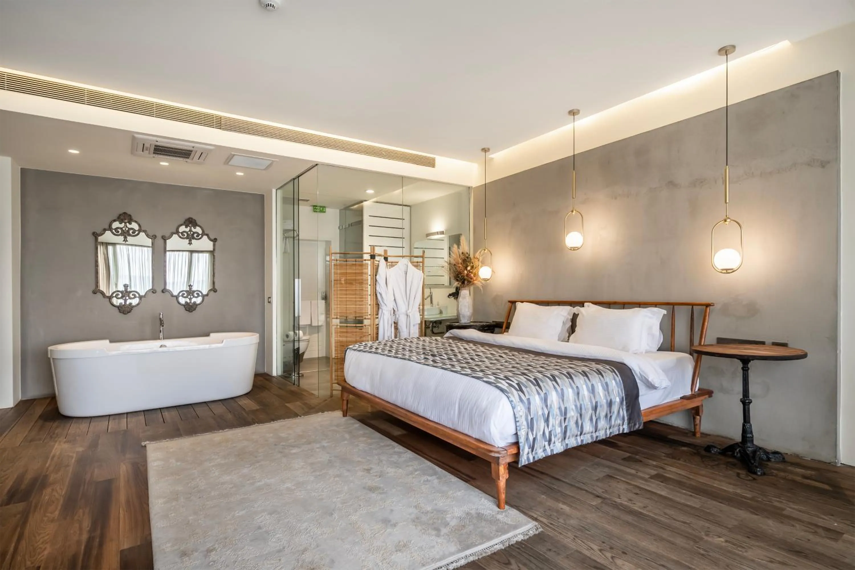 Bathroom, Bed in Ansen Hotel and Suites