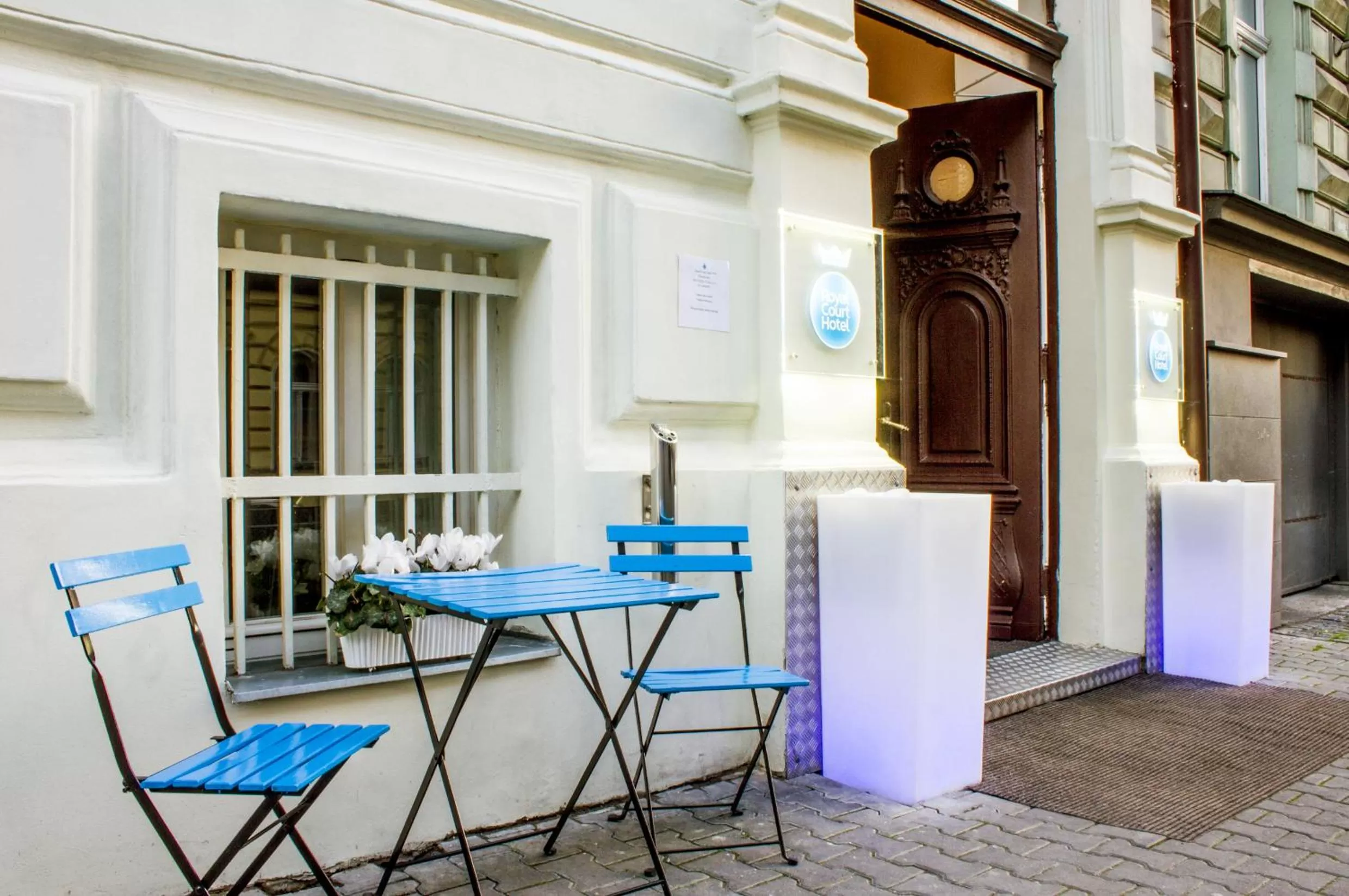 Facade/entrance in Royal Court Hotel