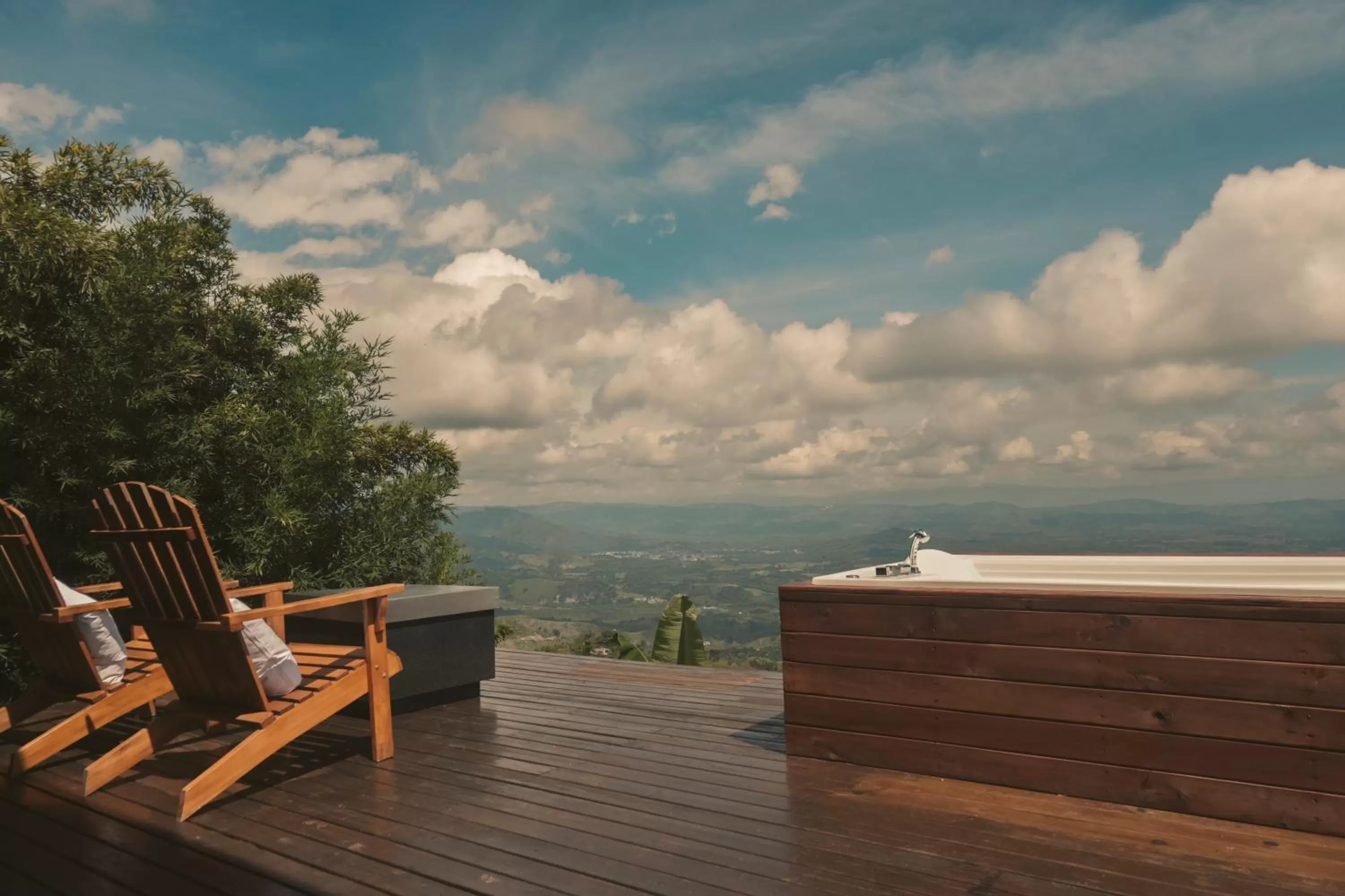 Hot Tub in La Cima Eco Hotel