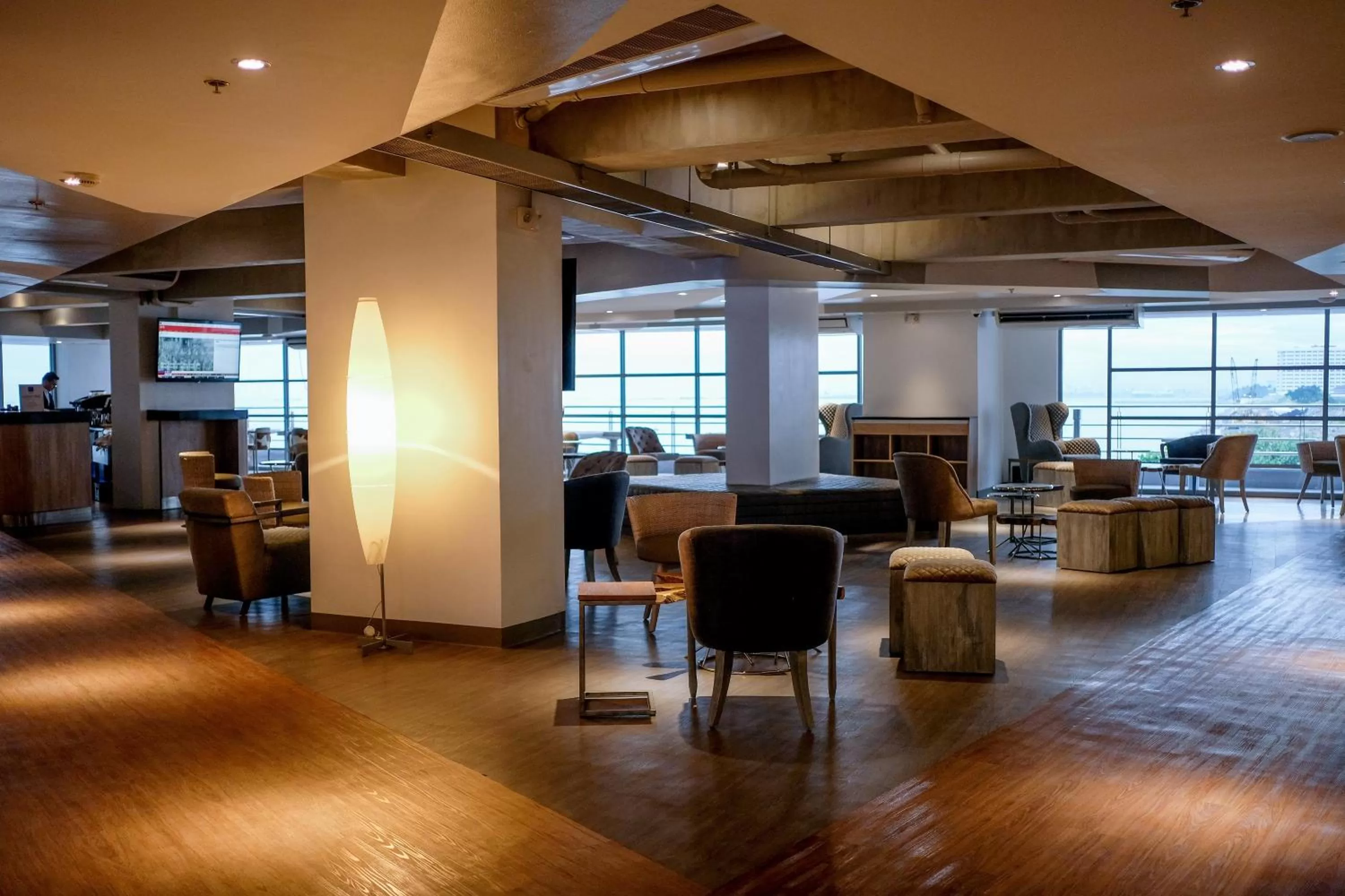 Lobby or reception in TRYP by Wyndham Mall of Asia Manila