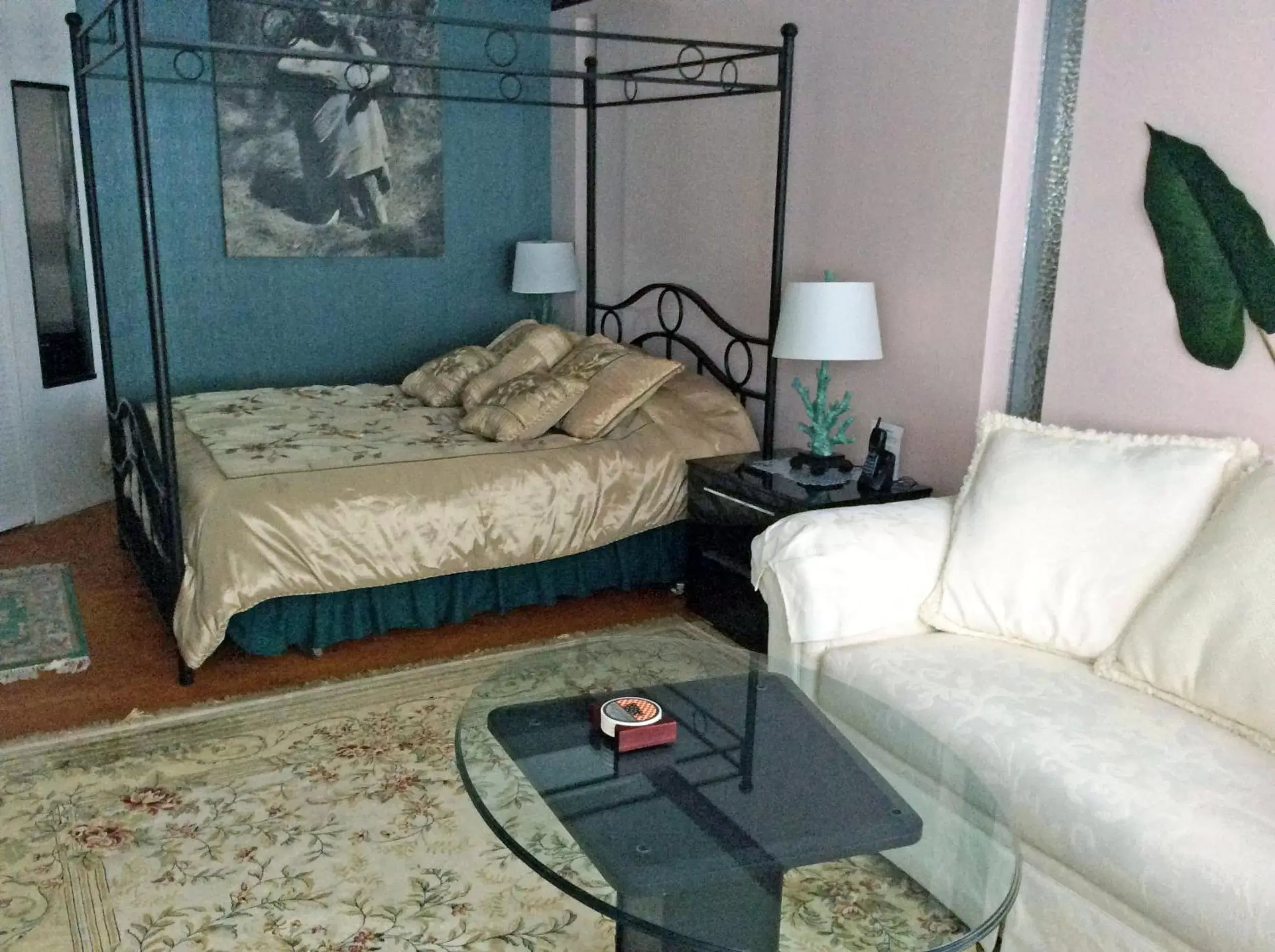 Queen Room with Garden View in Eagle's Nest Resort Queen Room with Garden View in Eagle's Nest Resort