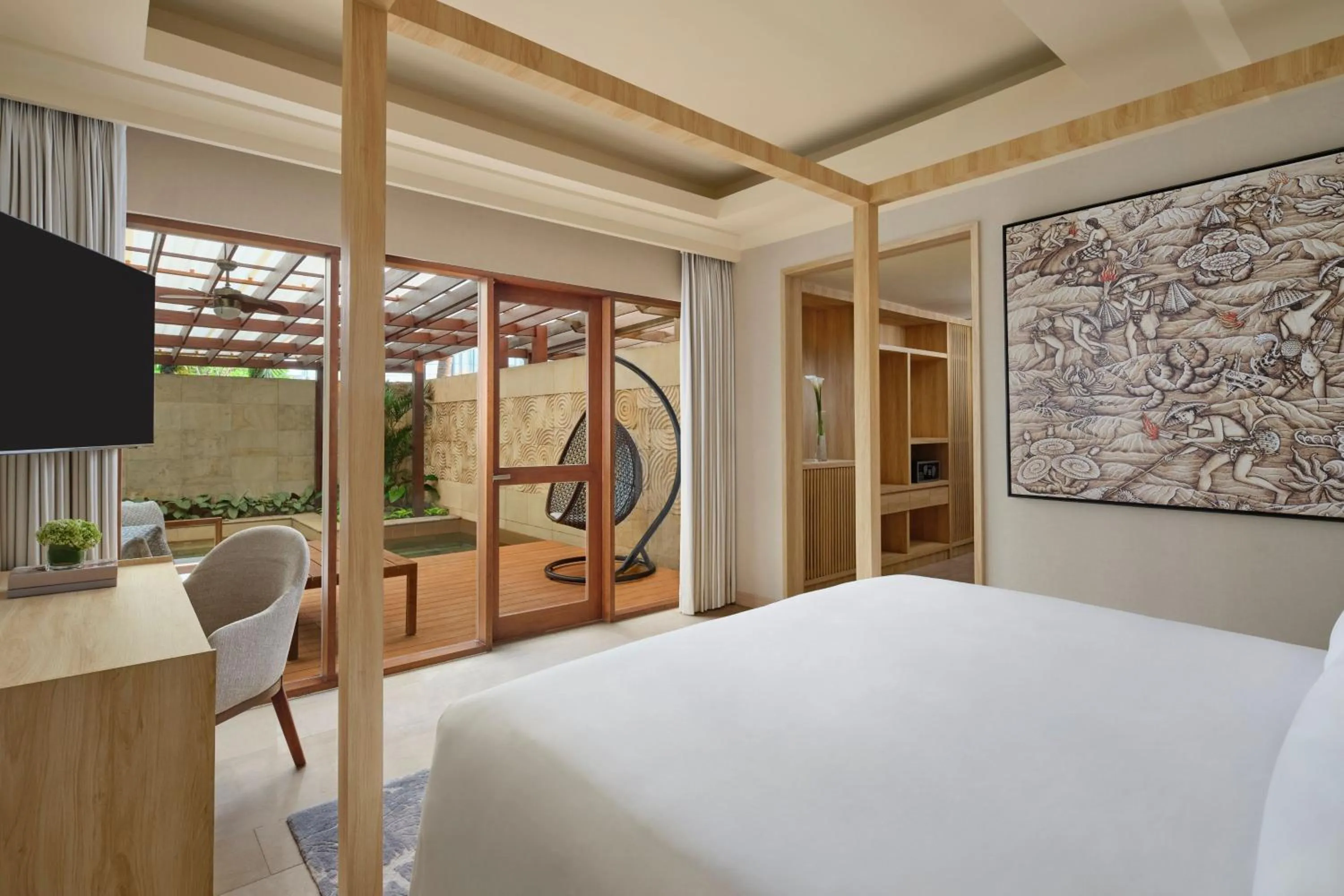 Swimming pool, Bed in The Ritz-Carlton Jakarta, Mega Kuningan