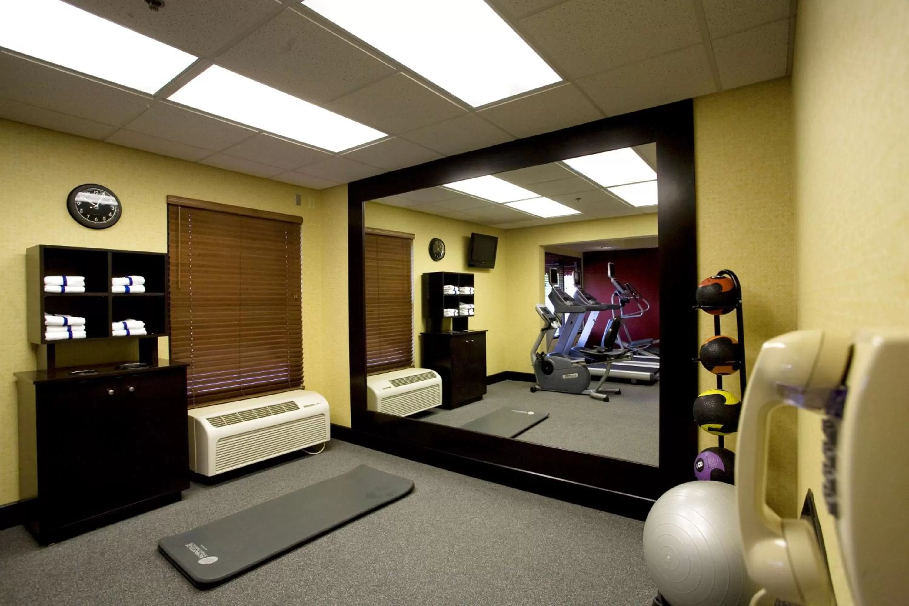 Fitness centre/facilities in Hampton Inn Atlanta-Newnan