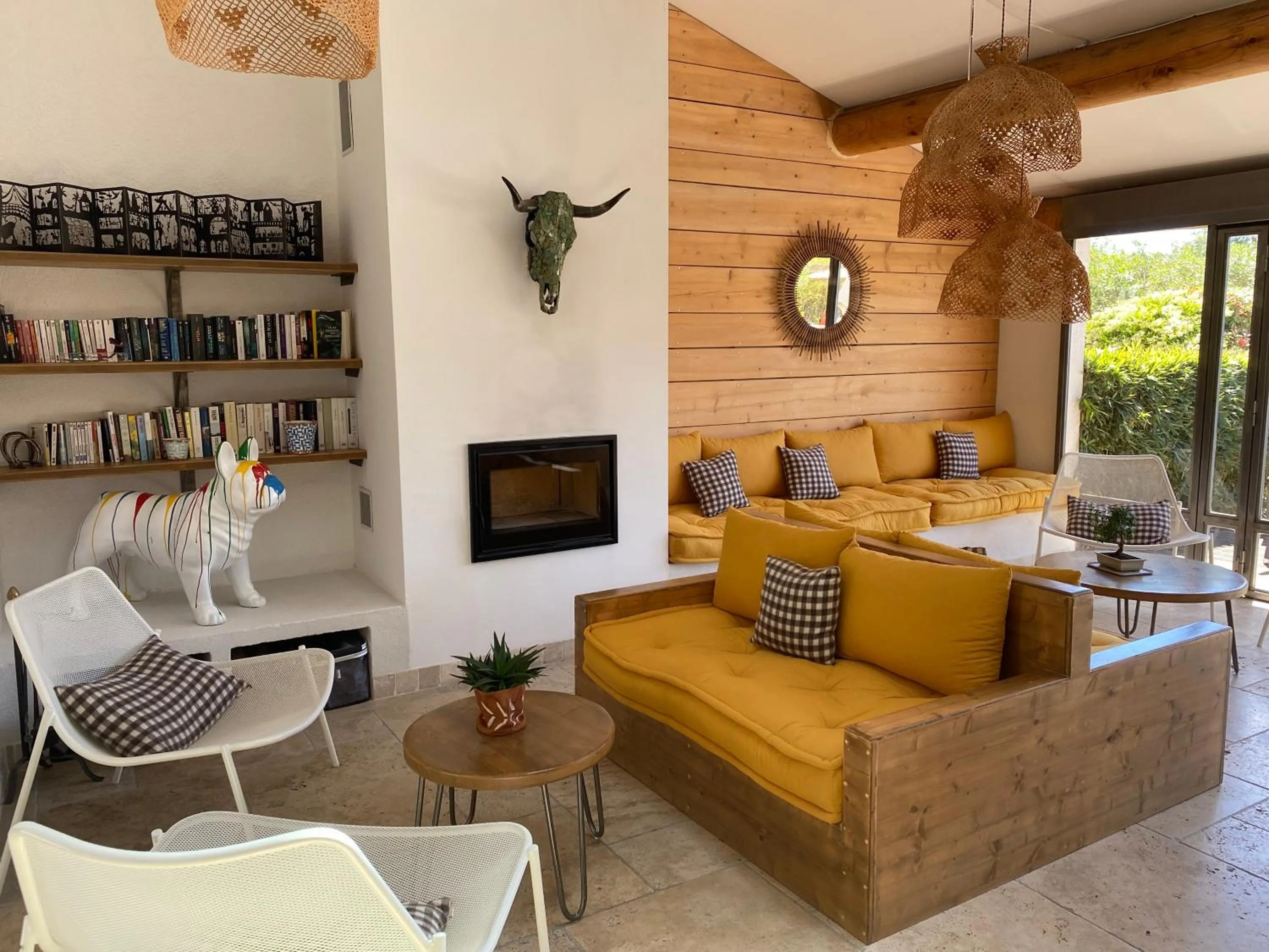 Library in Le Mas de Cocagne