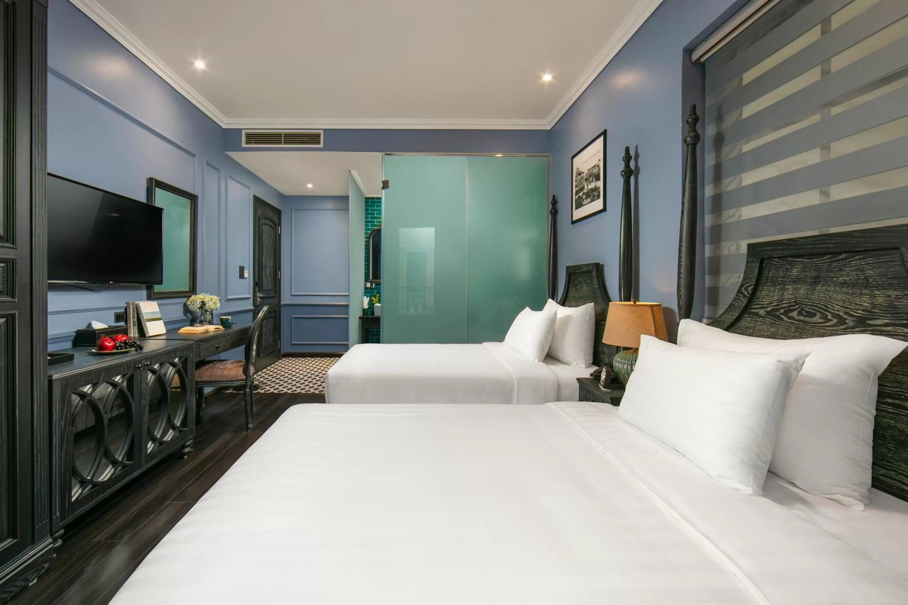 Photo of the whole room, Bed in The Exquisite HaLong Hotel