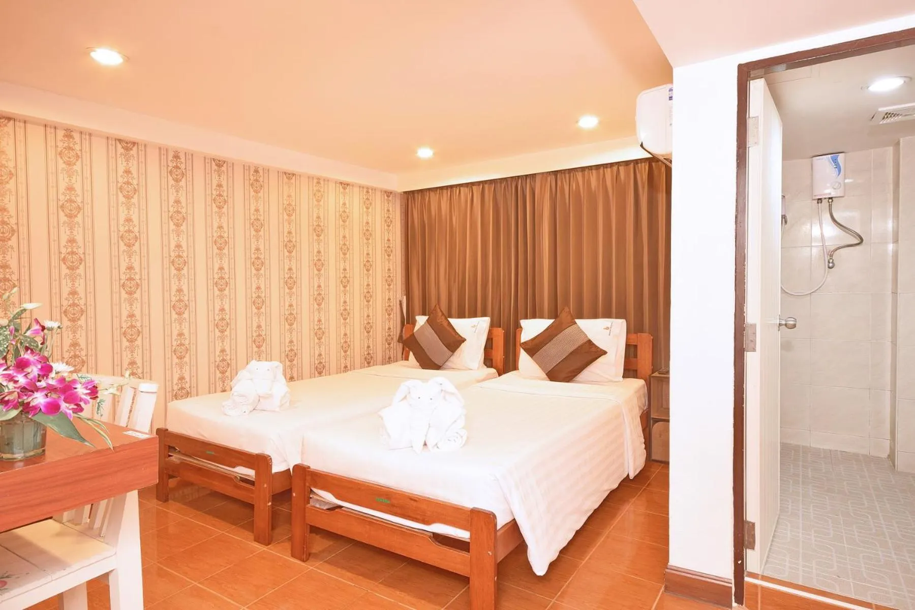 Bed in Blissotel Ratchada