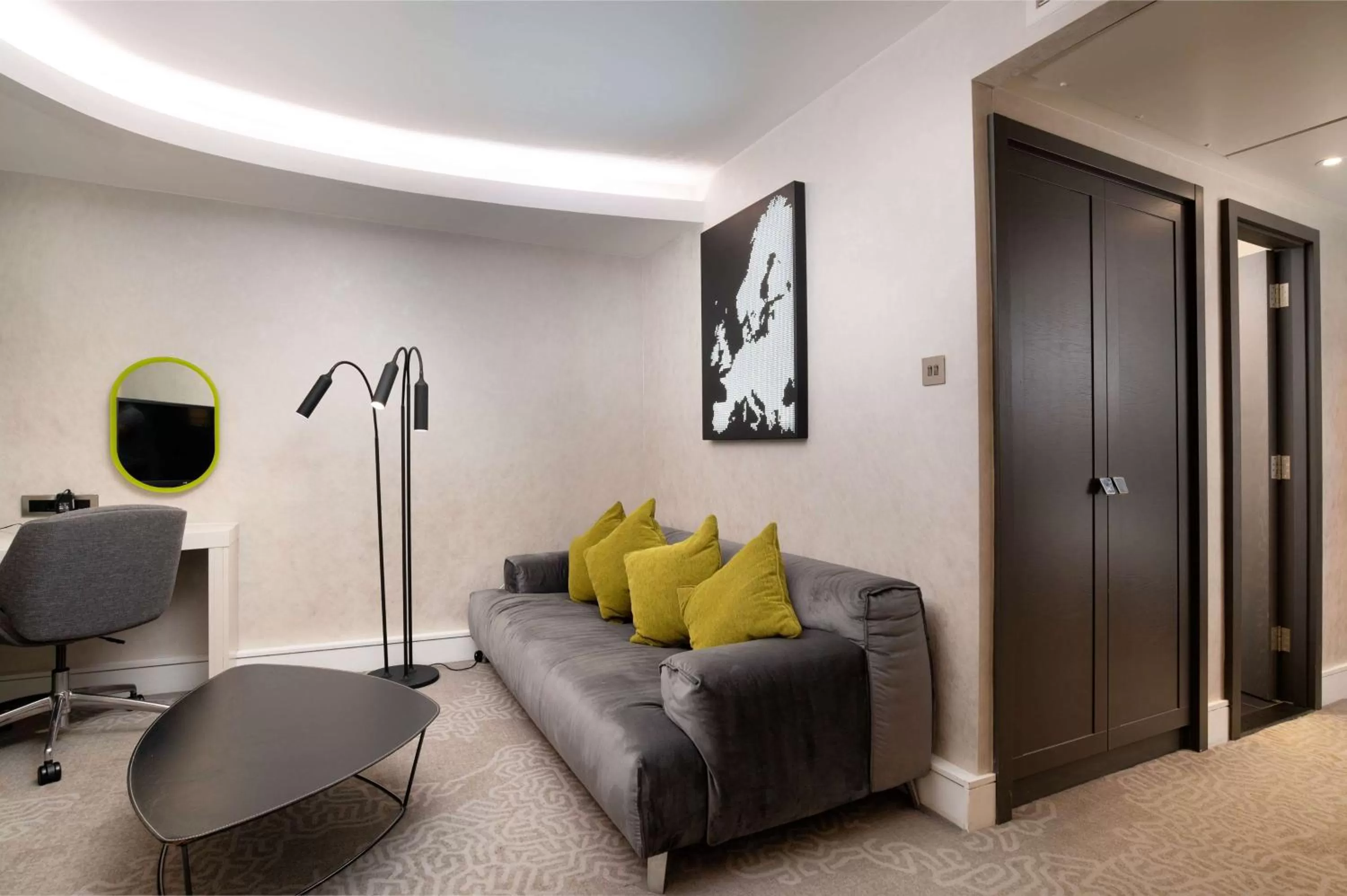 Living room in Hilton London Heathrow Airport