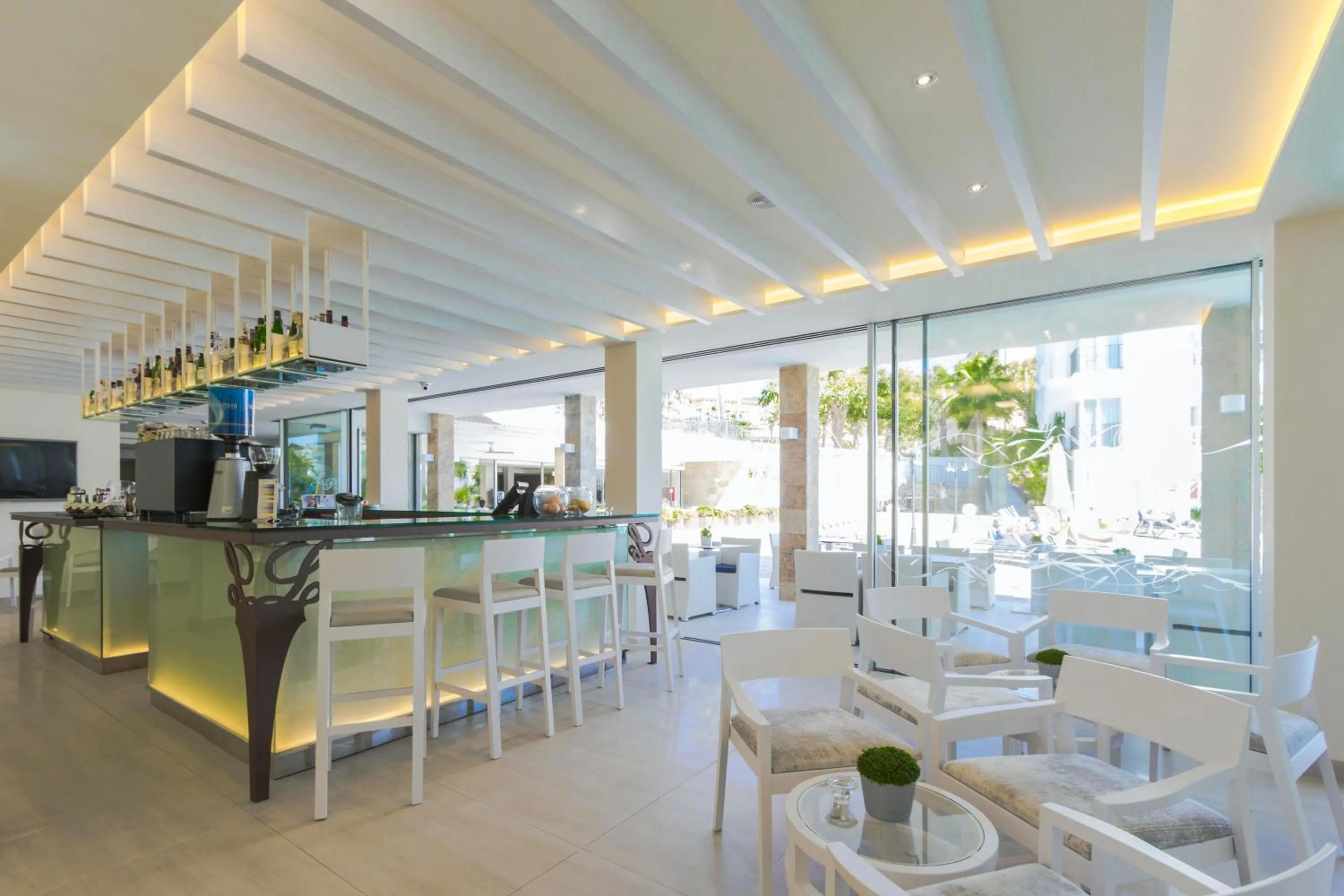 Lounge or bar in Hotel La Pergola Mallorca