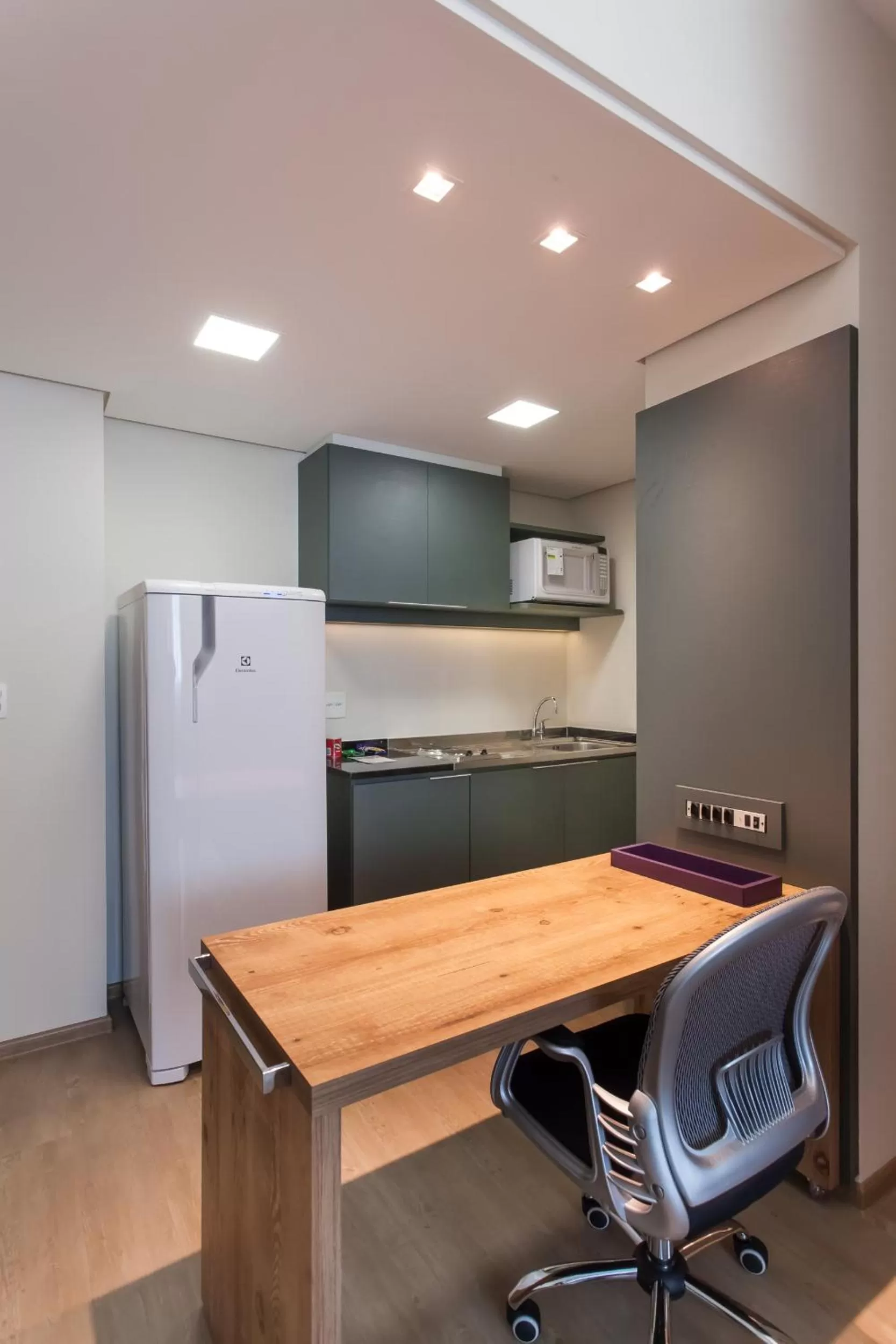 Kitchen or kitchenette in eSuites Virgínia Luxemburgo