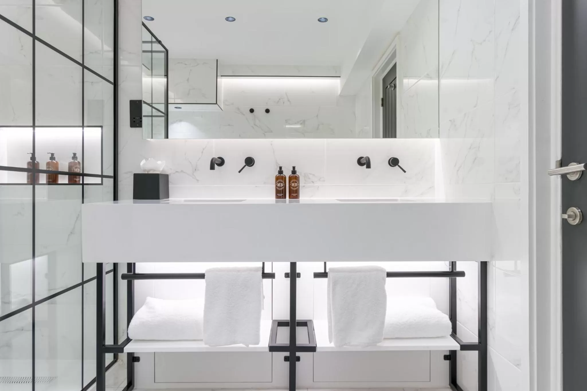 Bathroom in Velvet Hotel Manchester, WorldHotels Crafted