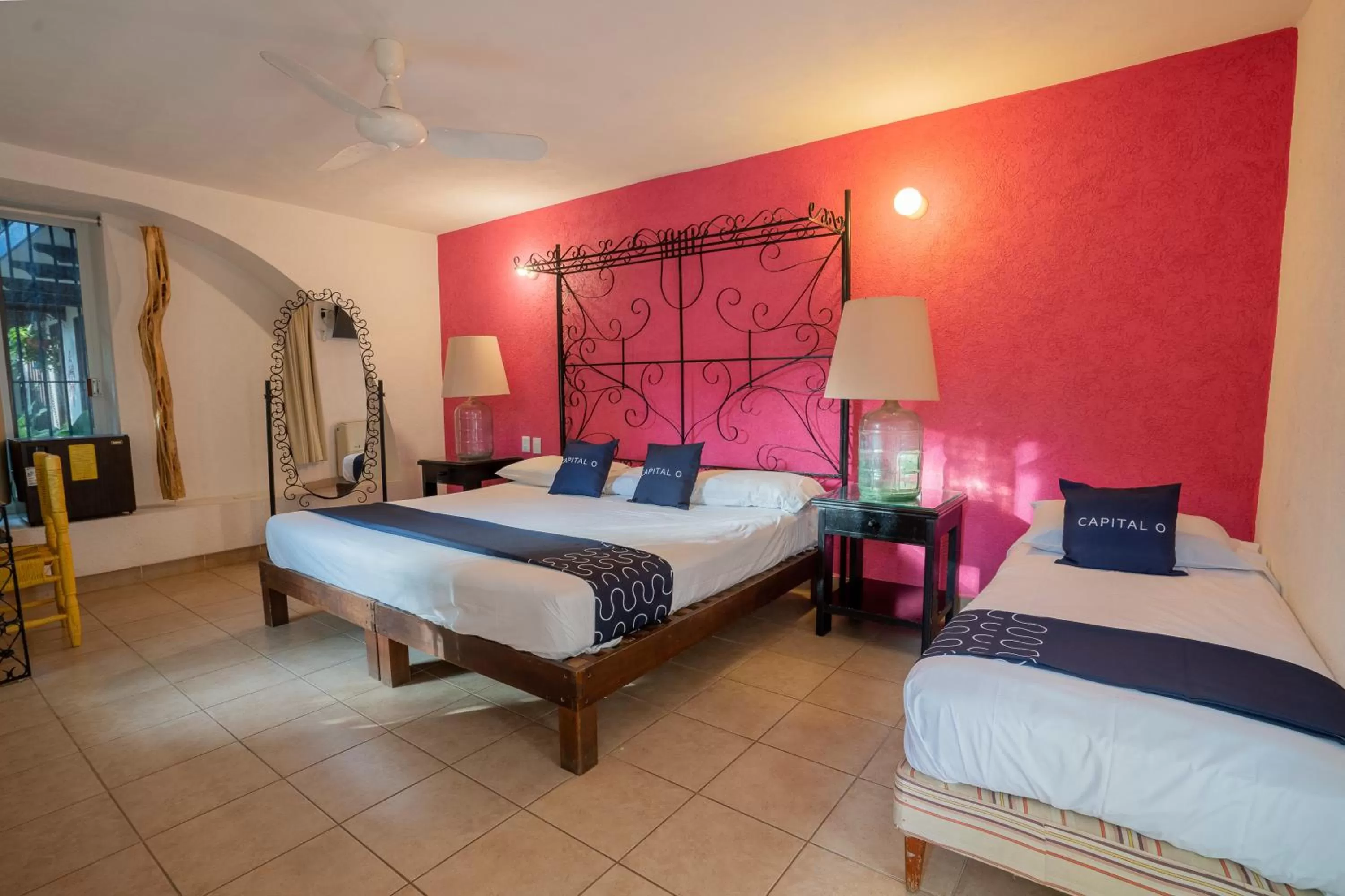 Bedroom, Bed in Hotel Mision, Acapulco centro