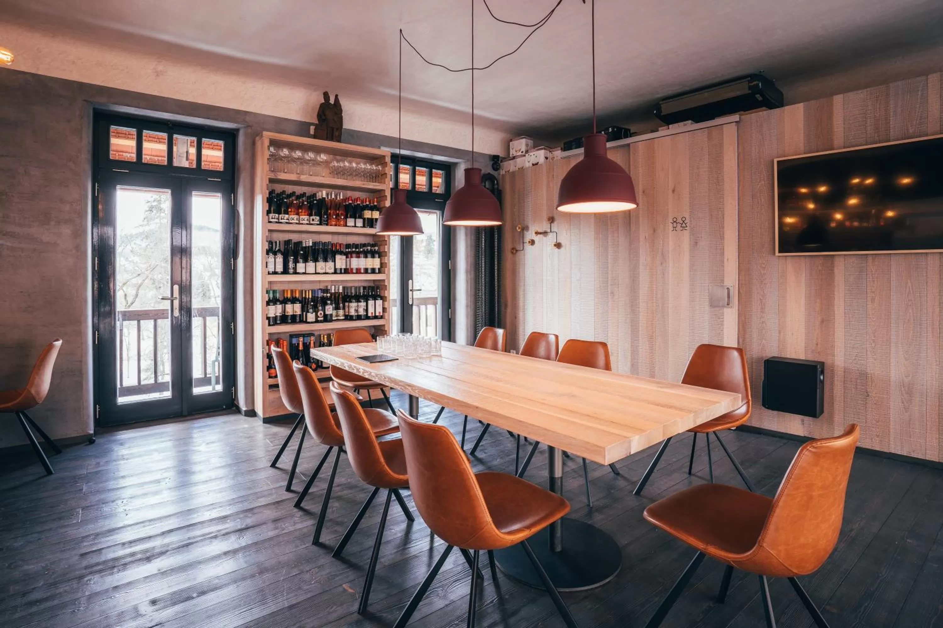 Restaurant/places to eat in Ultra premium apartments