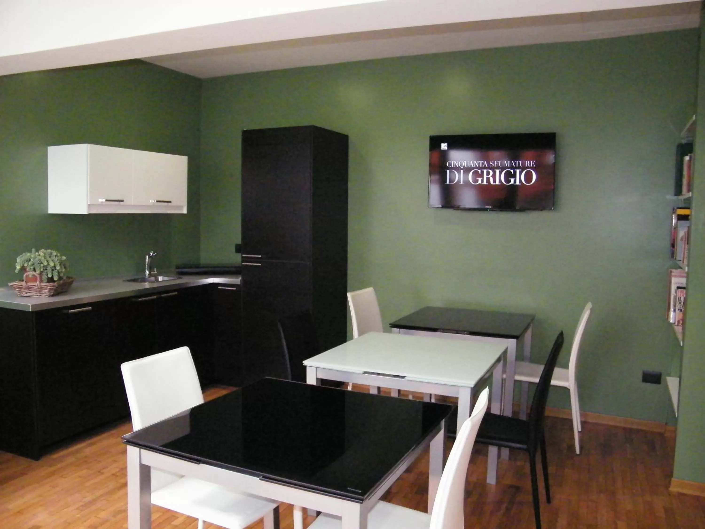 Communal lounge/ TV room in Siena Gallery - Rooms Only