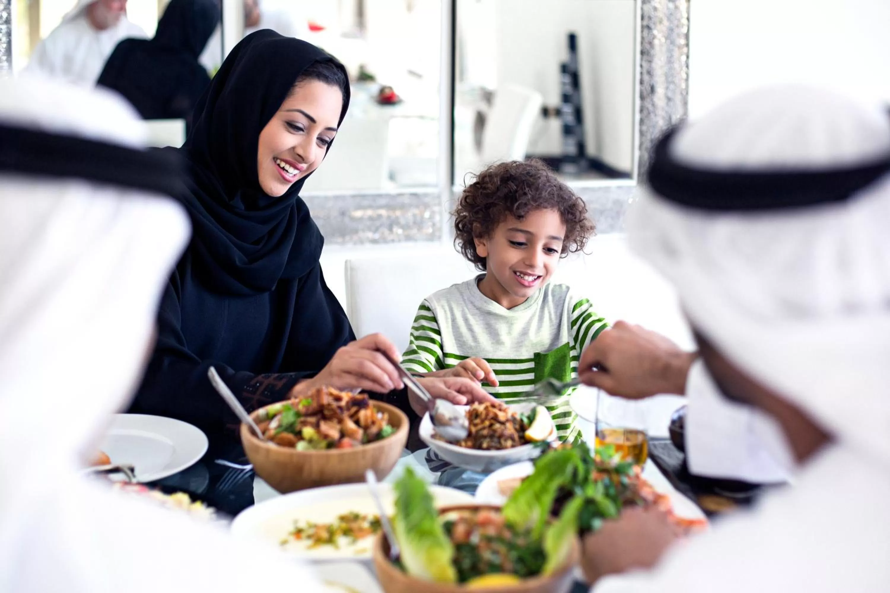 Restaurant/places to eat in Sunday Hotel Holiday international Dubai