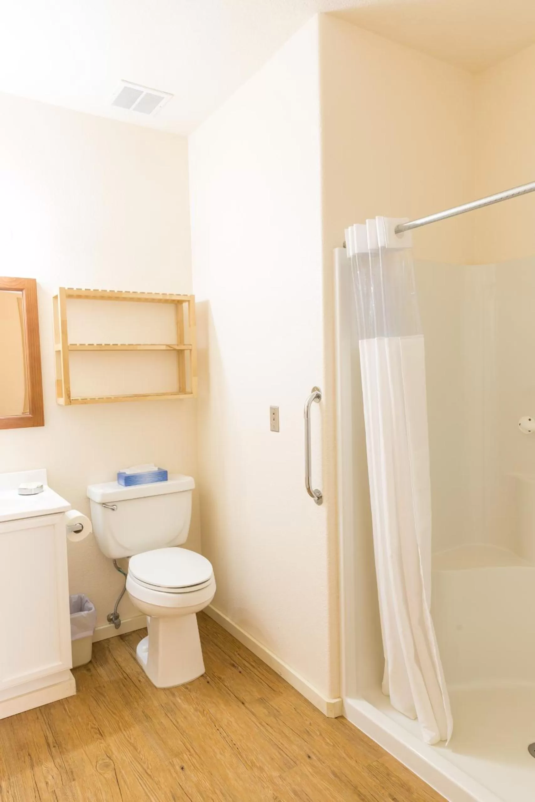 Bathroom in Hotel Cathlamet