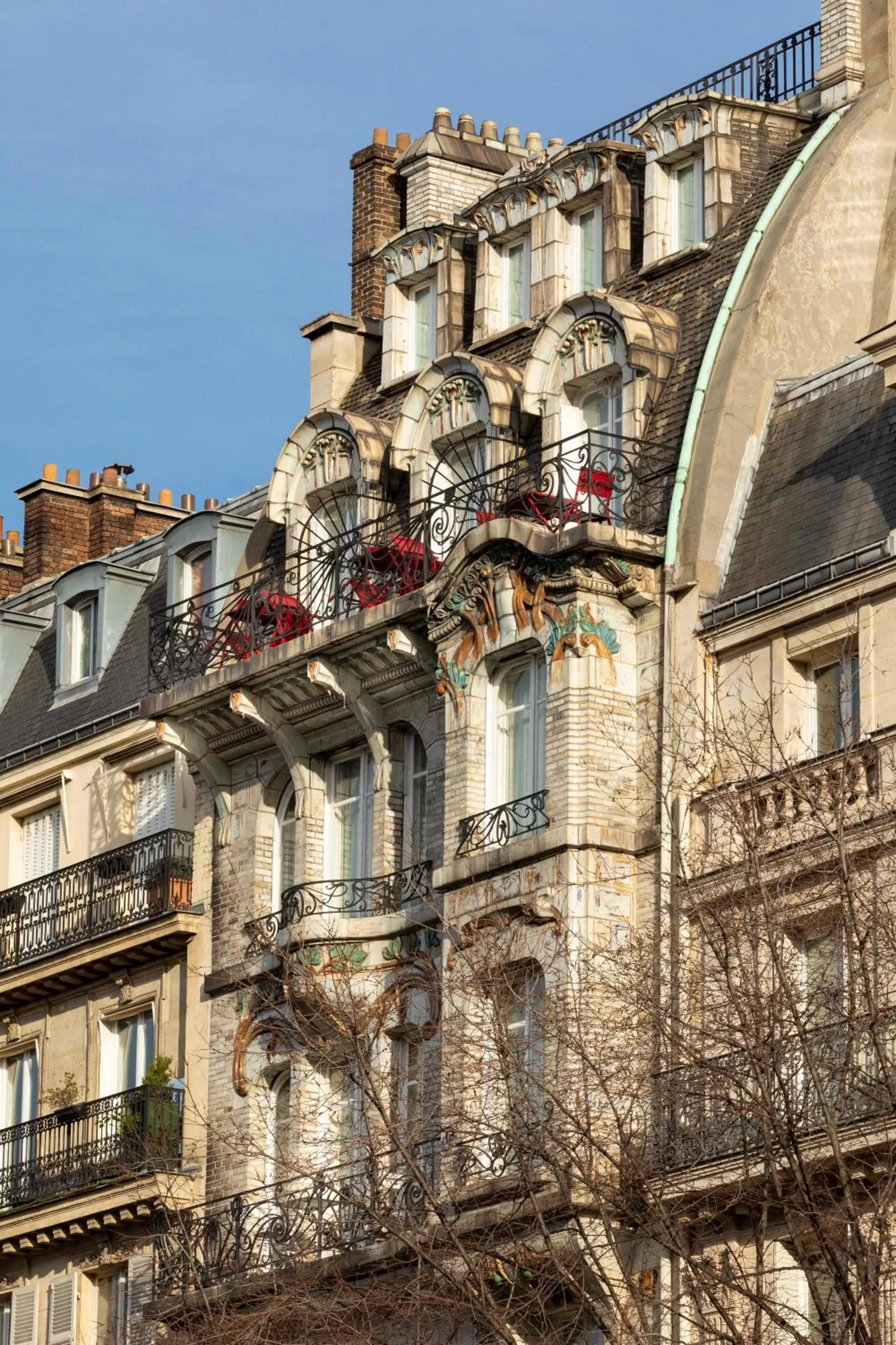 Property building in Elysées Ceramic