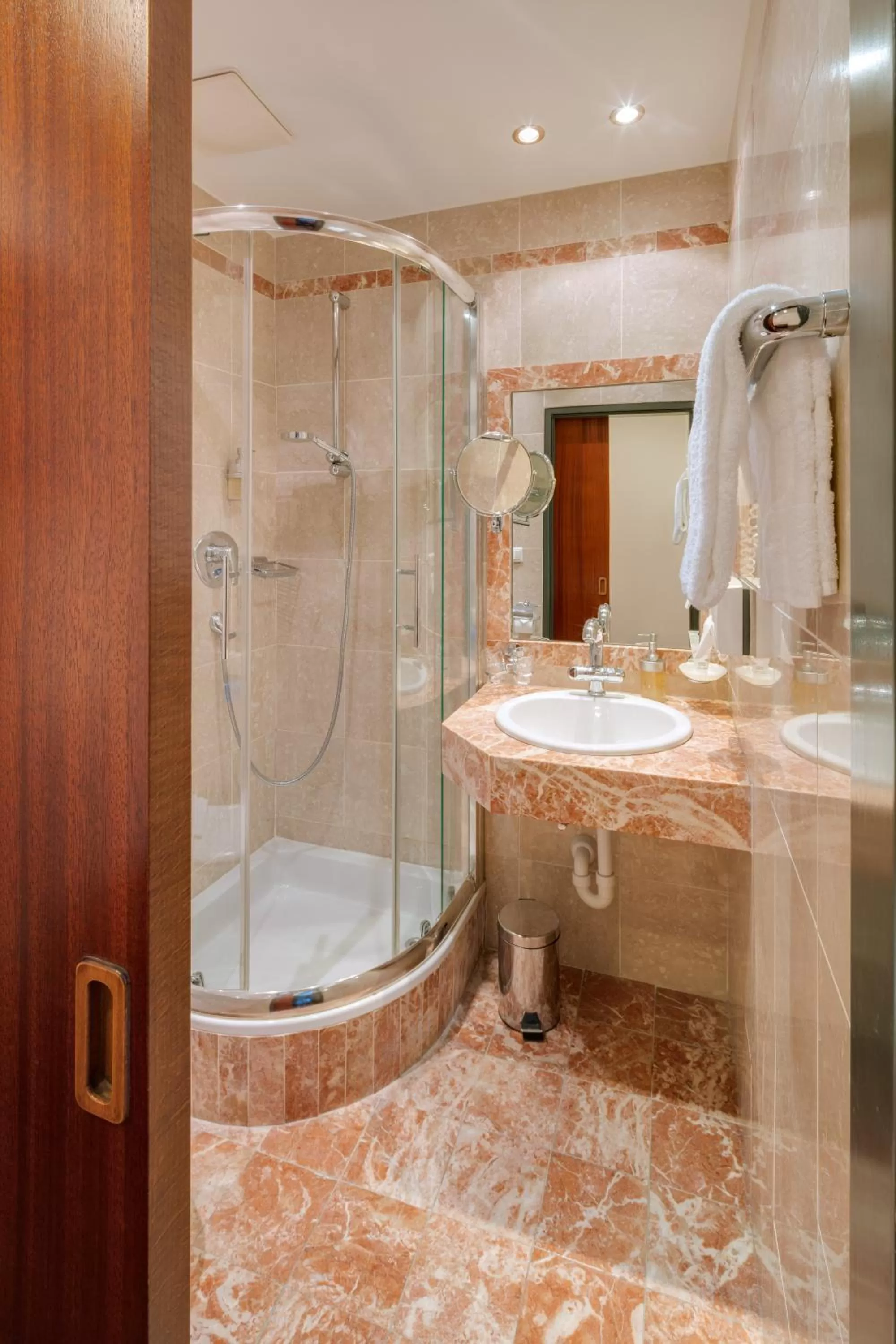 Bathroom in Hotel Central