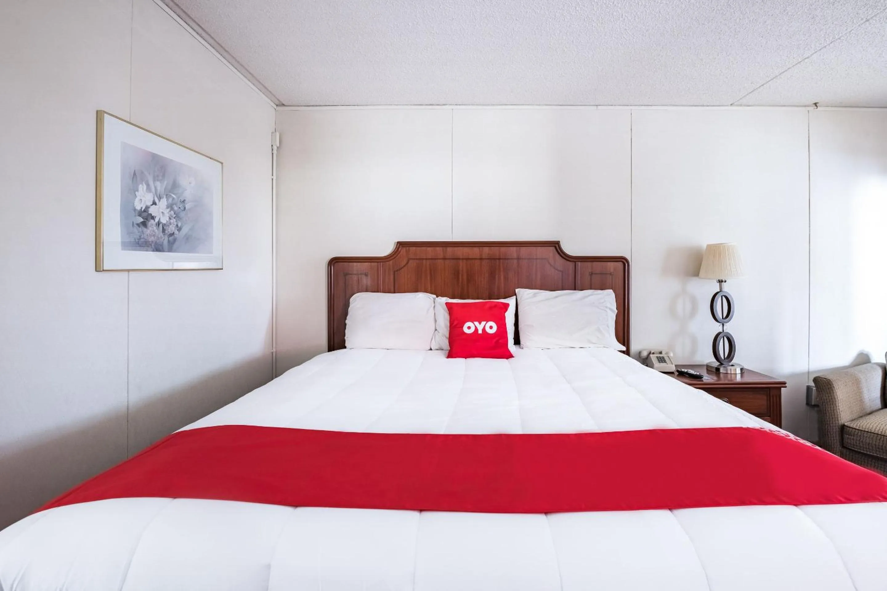 Two-Bedroom Suite in OYO Hotel Windmill Branson