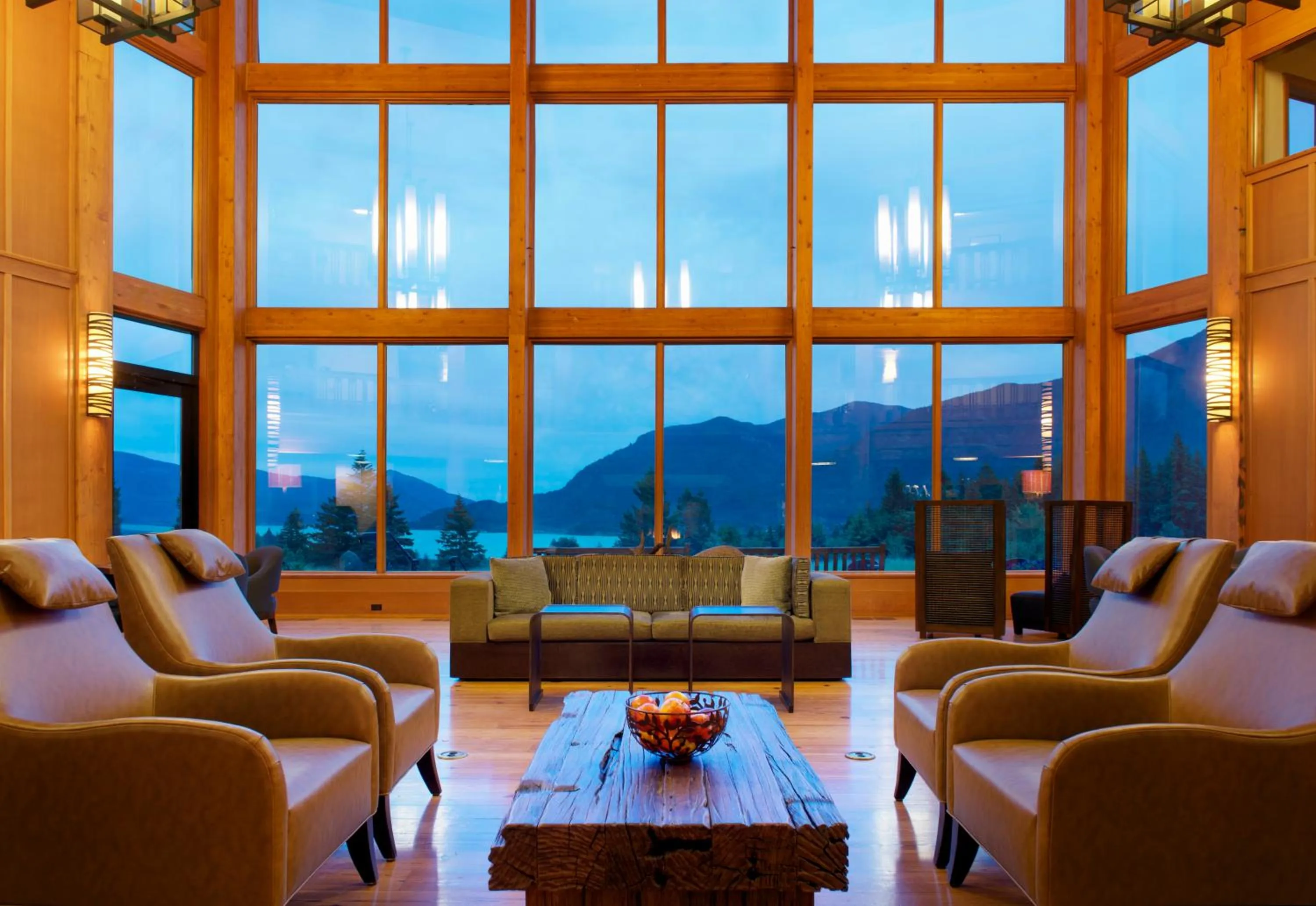 Seating area in Skamania Lodge