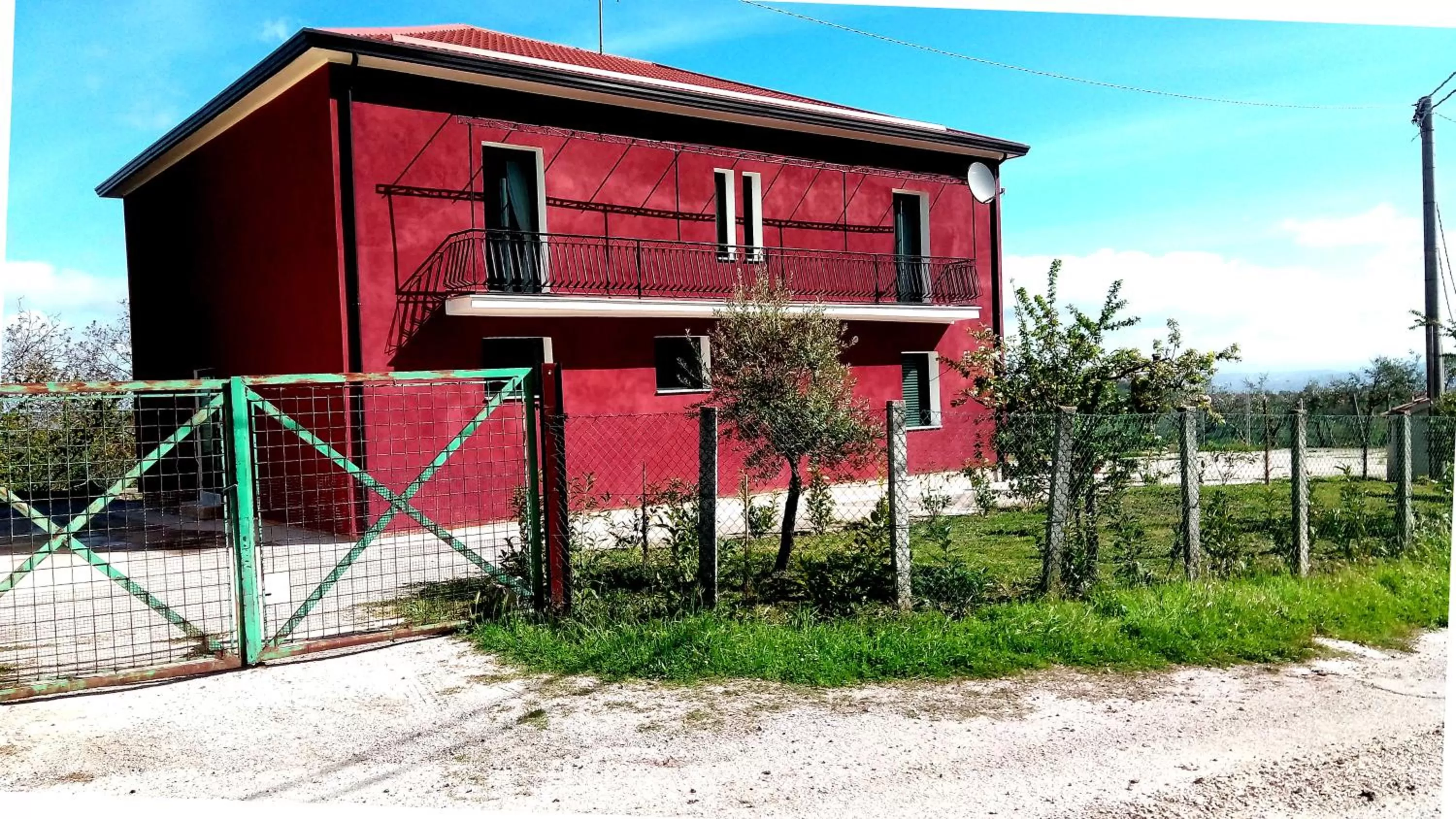 Facade/entrance in Agriturismo Macchia dei briganti - b&b