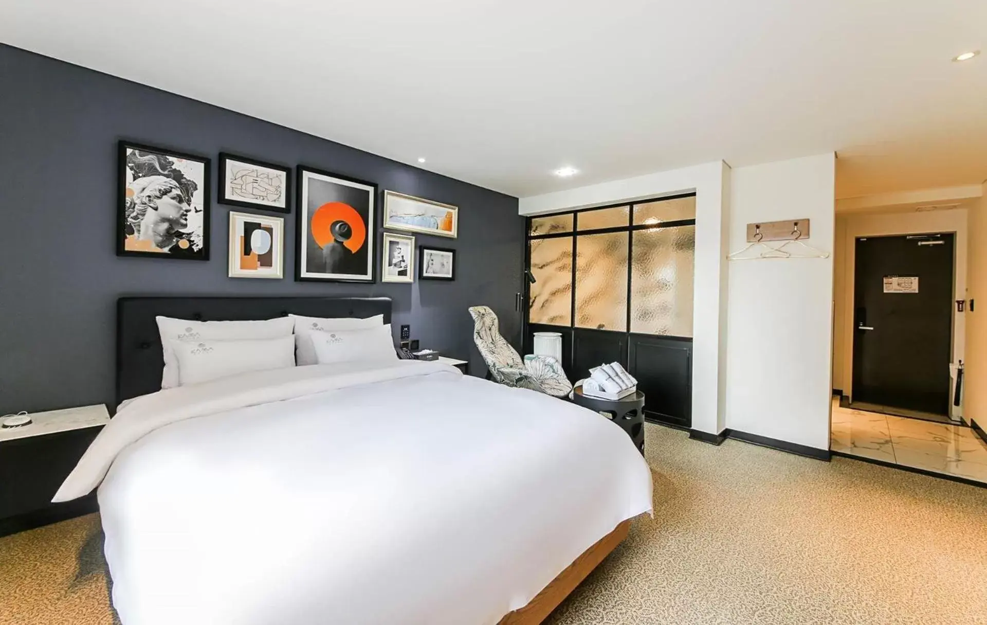 Large Double Room in KAMA Hotel Large Double Room in KAMA Hotel