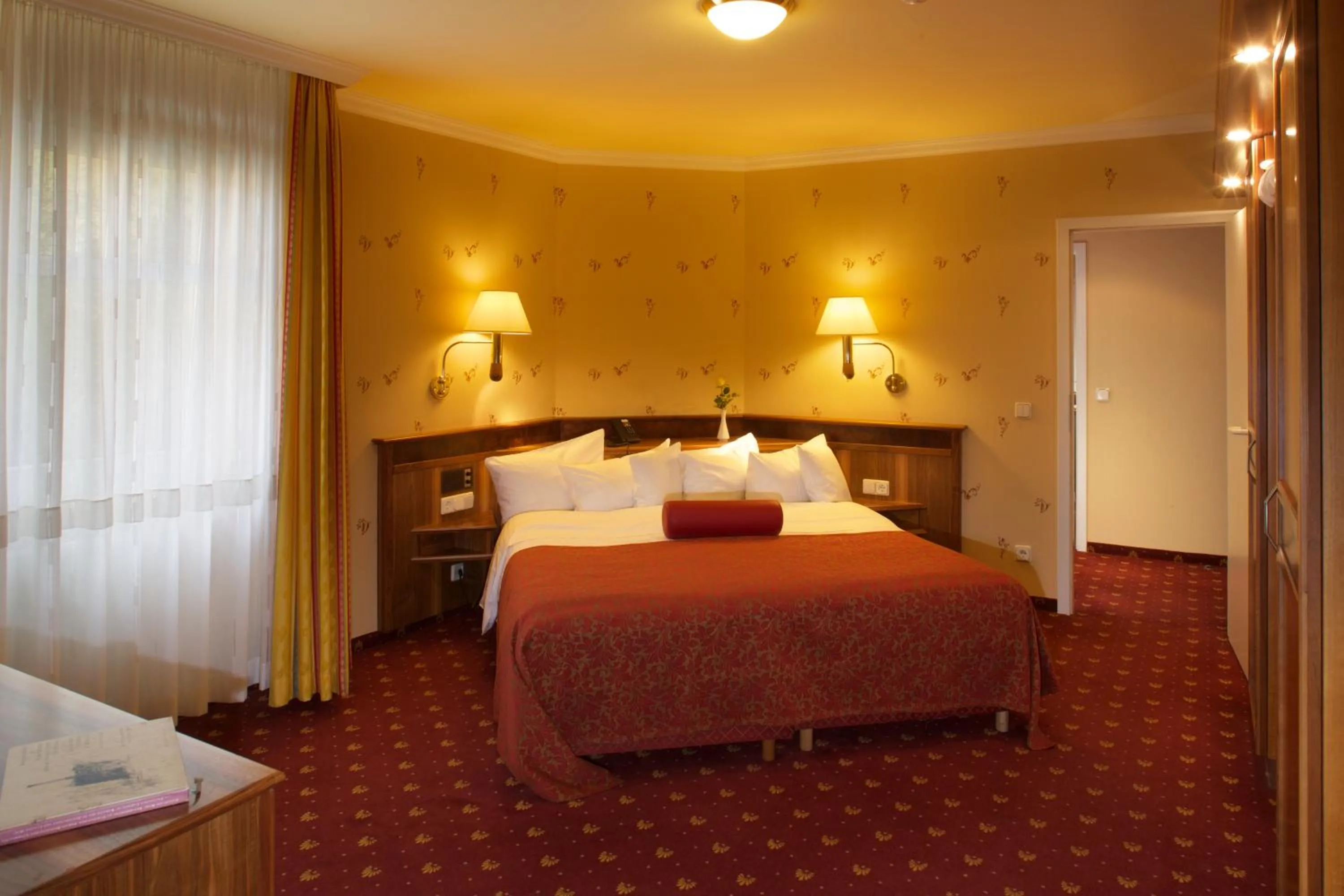 Photo of the whole room, Bed in Ringhotel Hotel Zum Stein