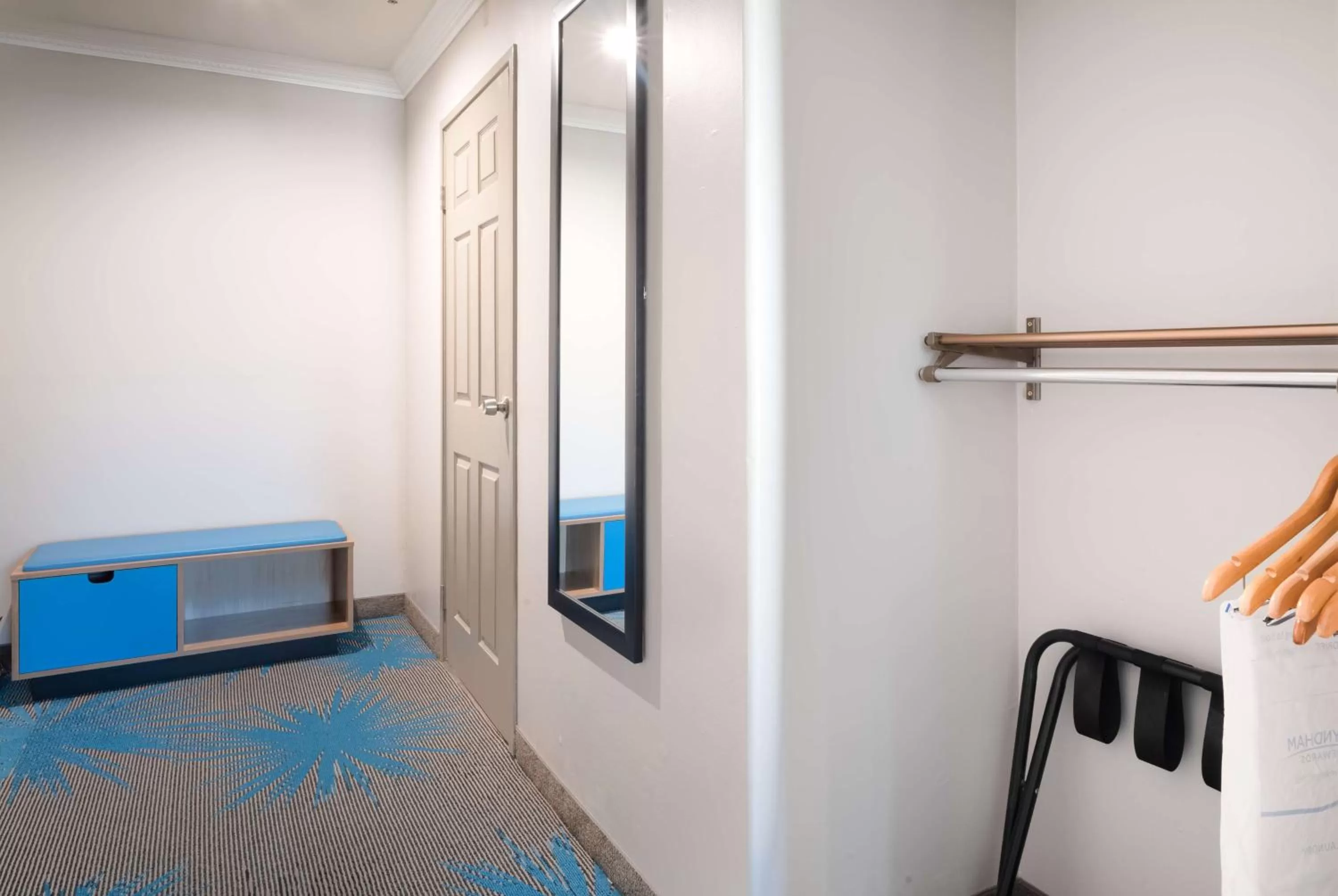 Bedroom in Days Inn by Wyndham Santa Monica